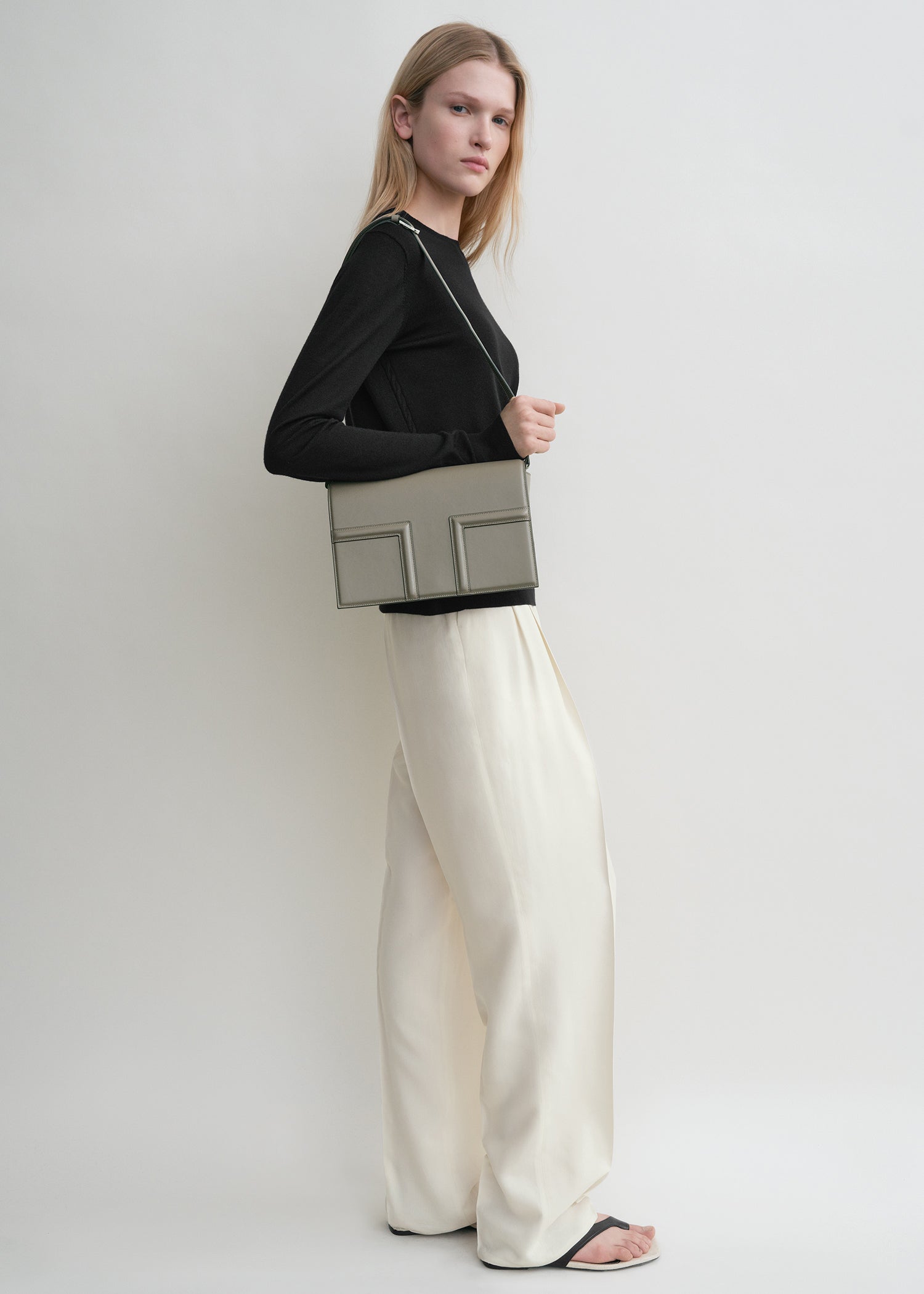T-Flap leather bag taupe