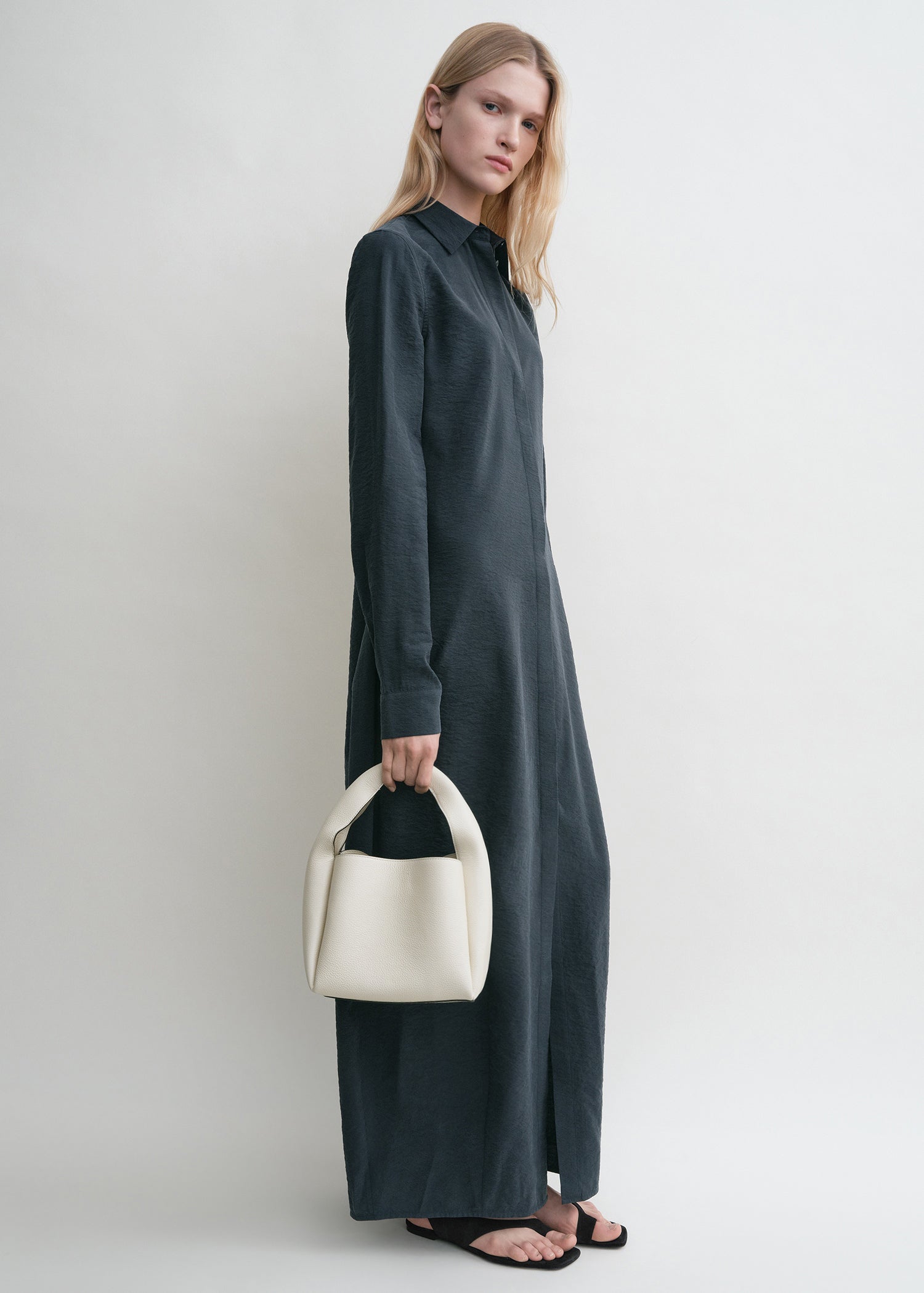 Grained-leather bucket bag milk