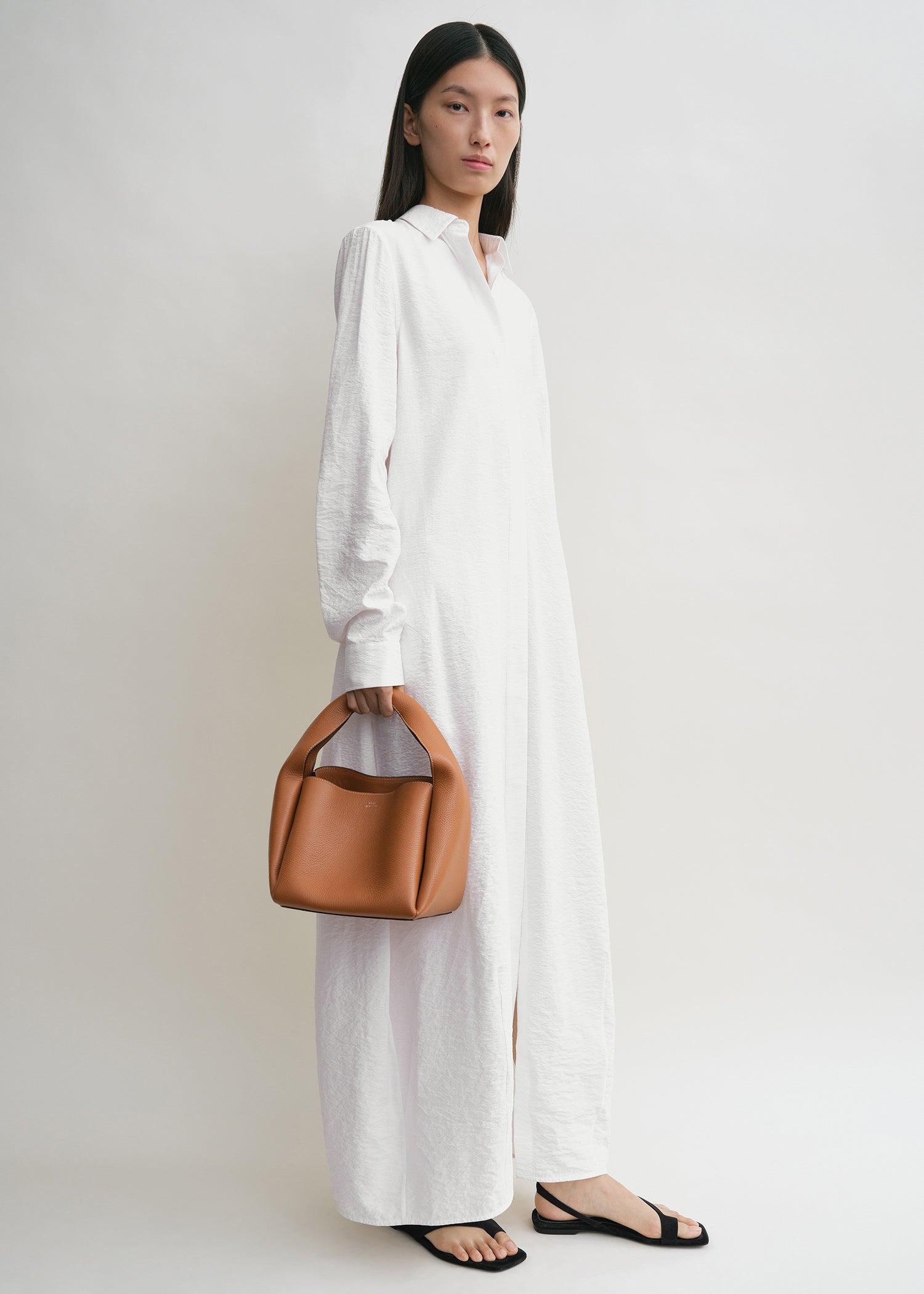 Grained-leather bucket bag tan