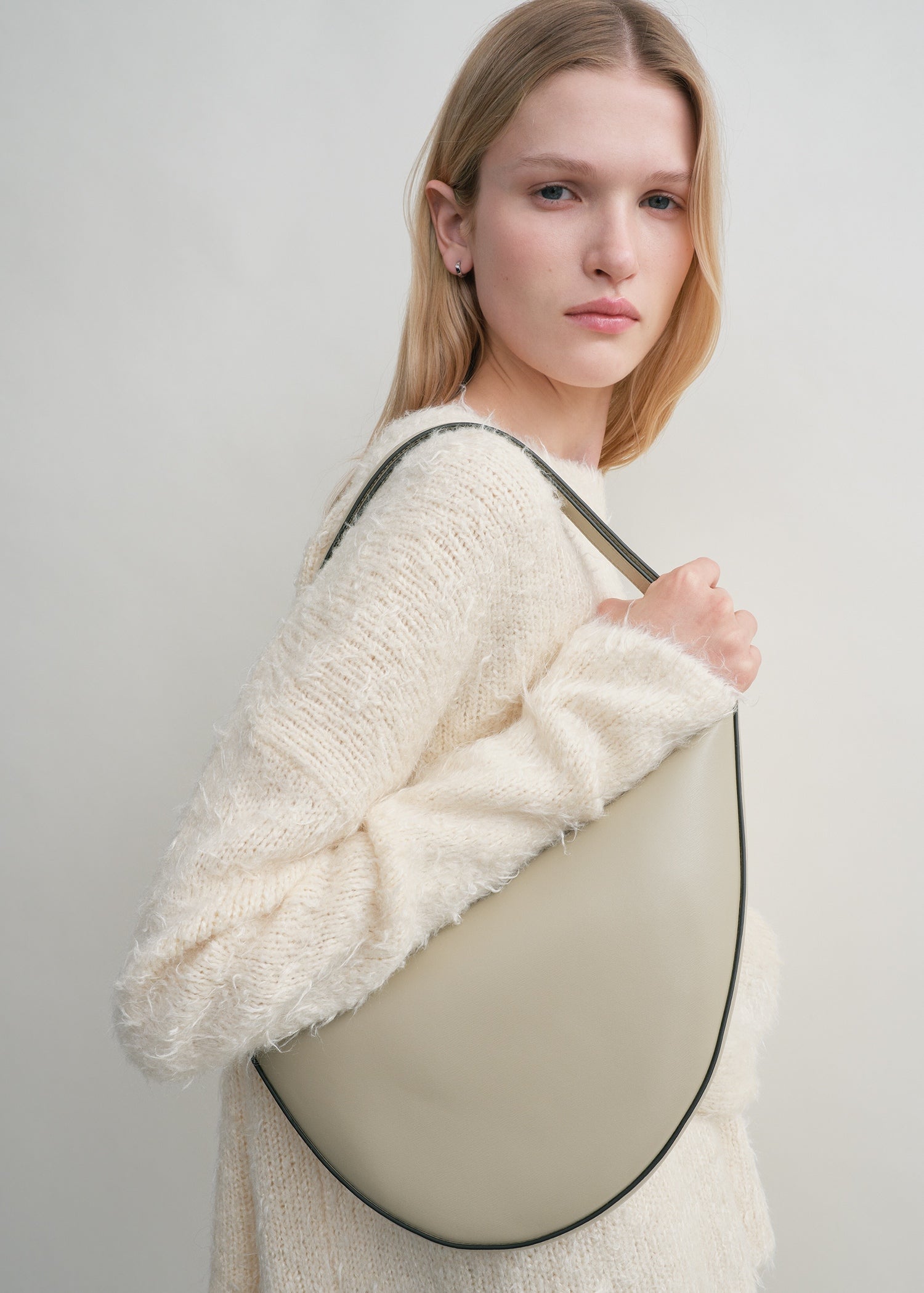 Leather scooped sling fawn
