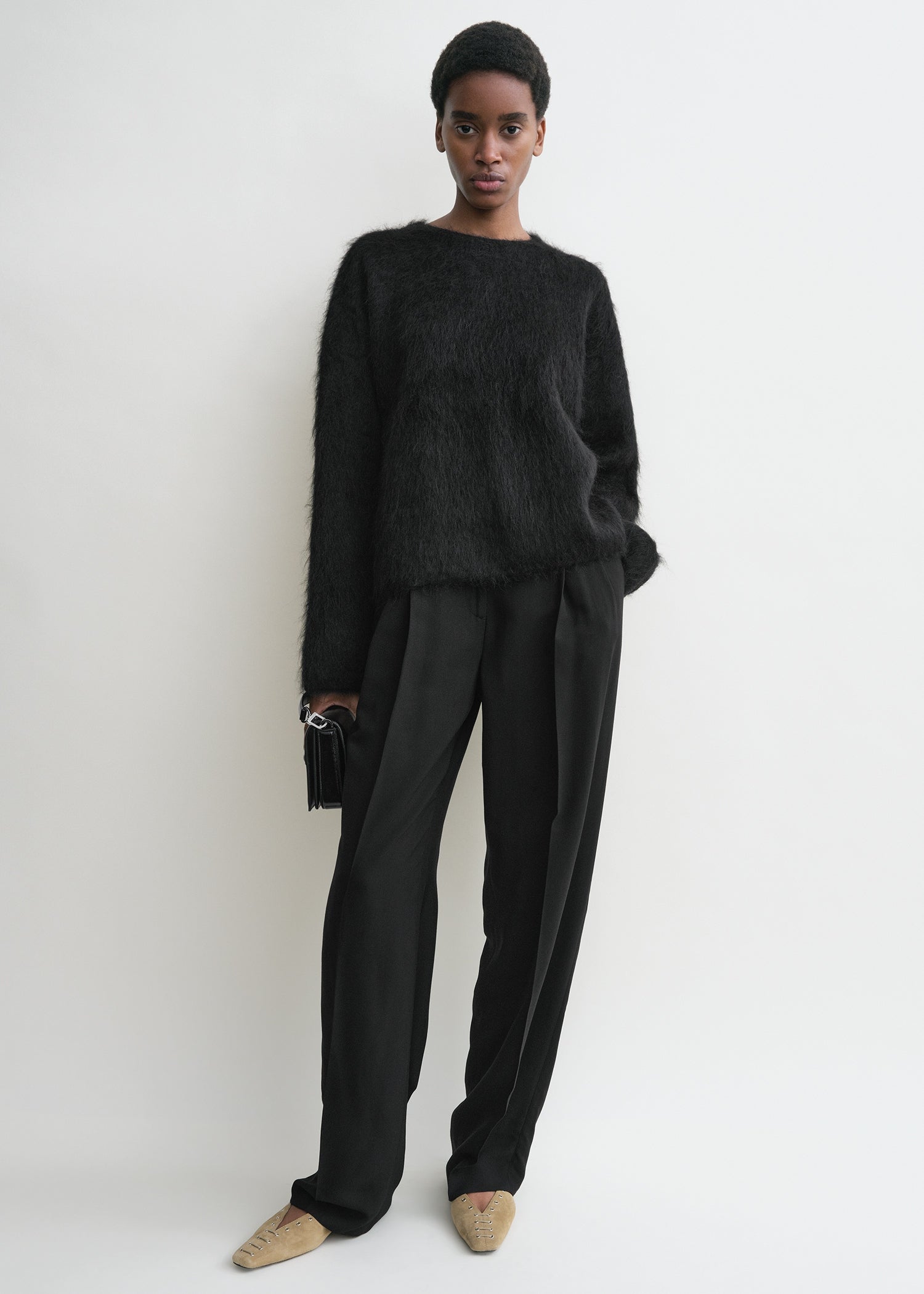 Boxy alpaca knit black