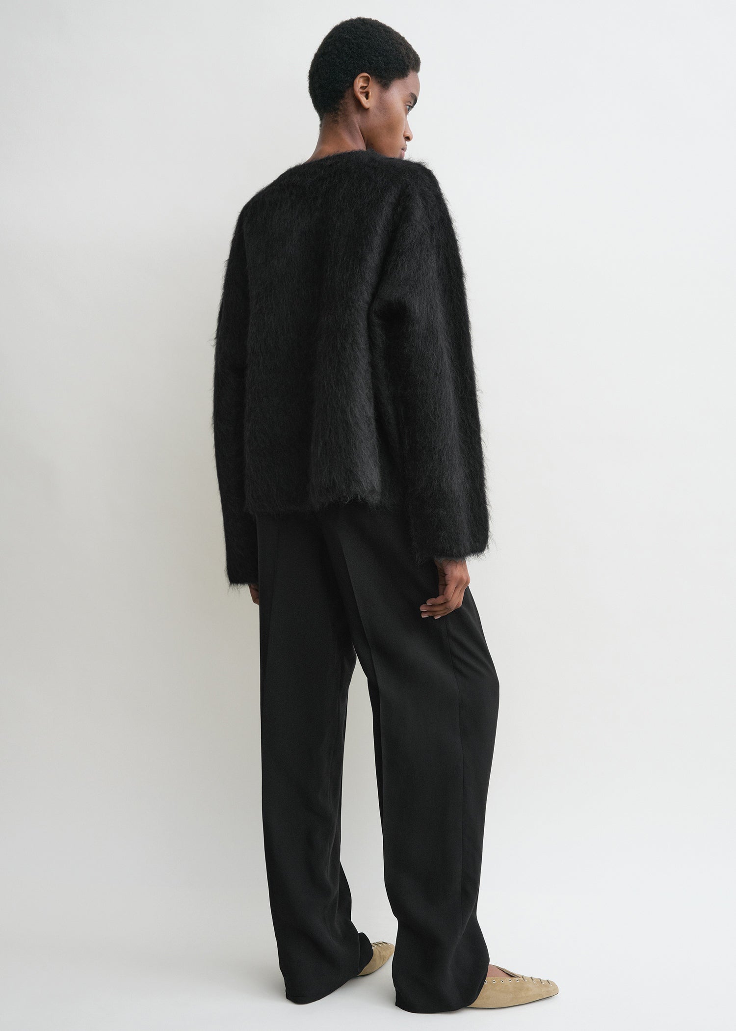 Boxy alpaca knit black