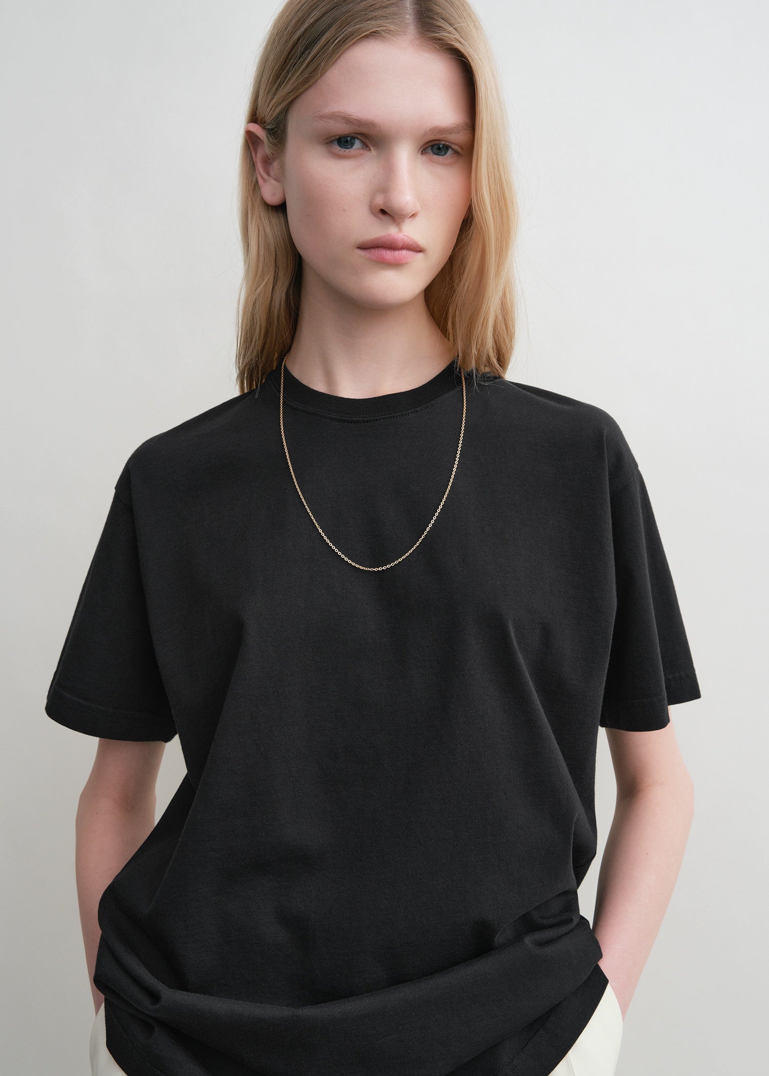 Straight cotton tee black