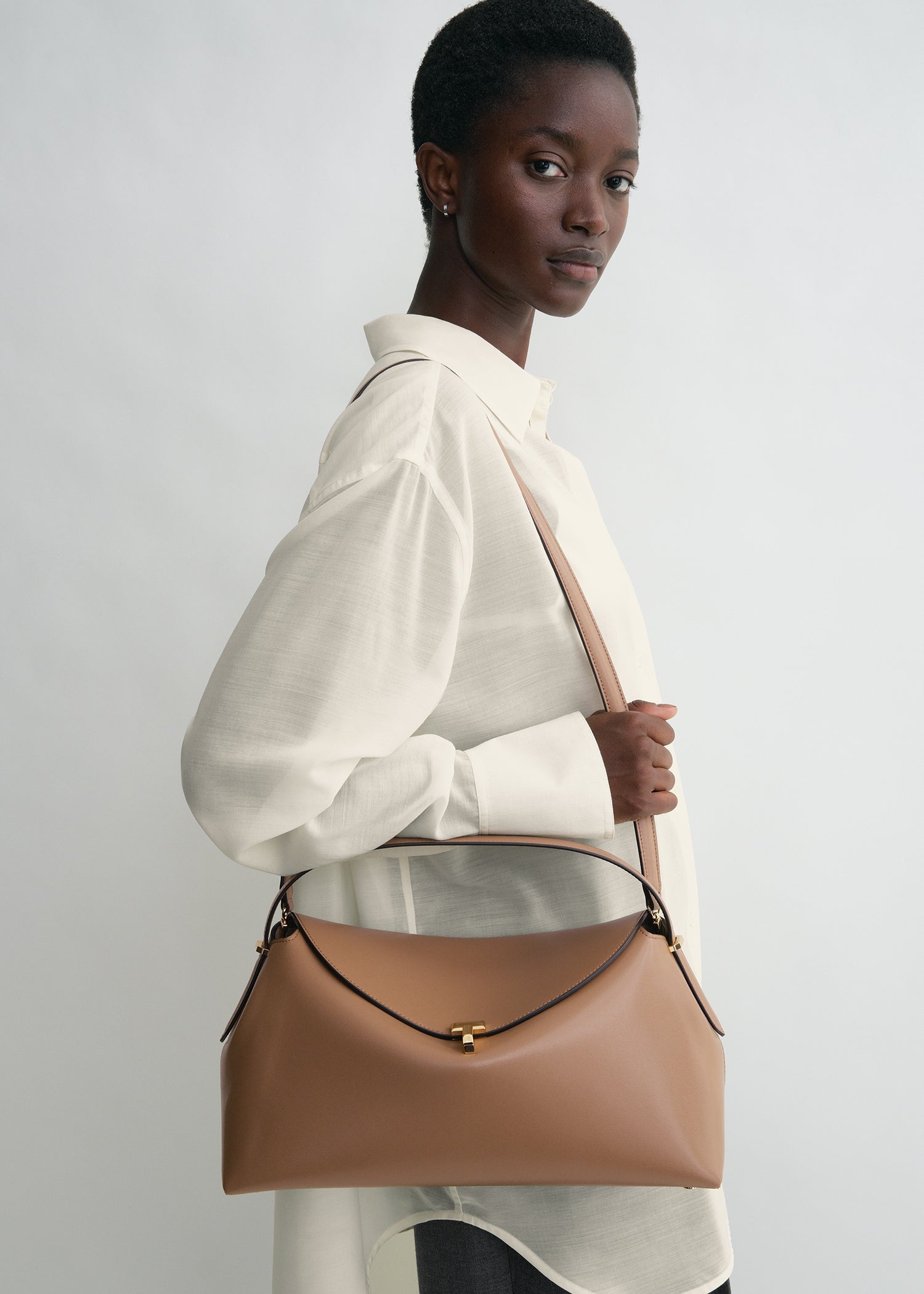T-Lock leather top handle camel