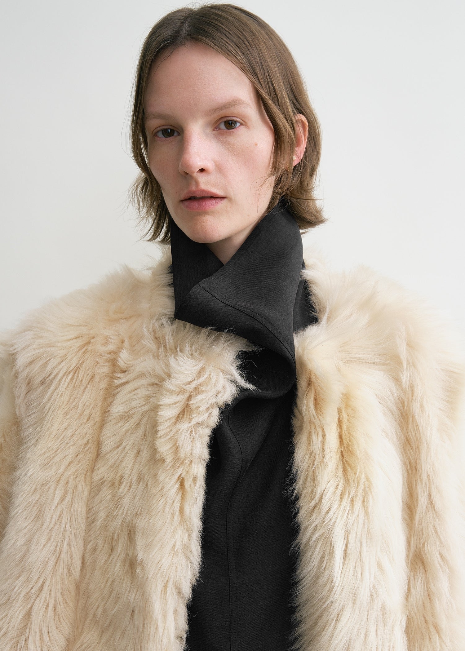 Silky shearling coat eggnog TOTEME