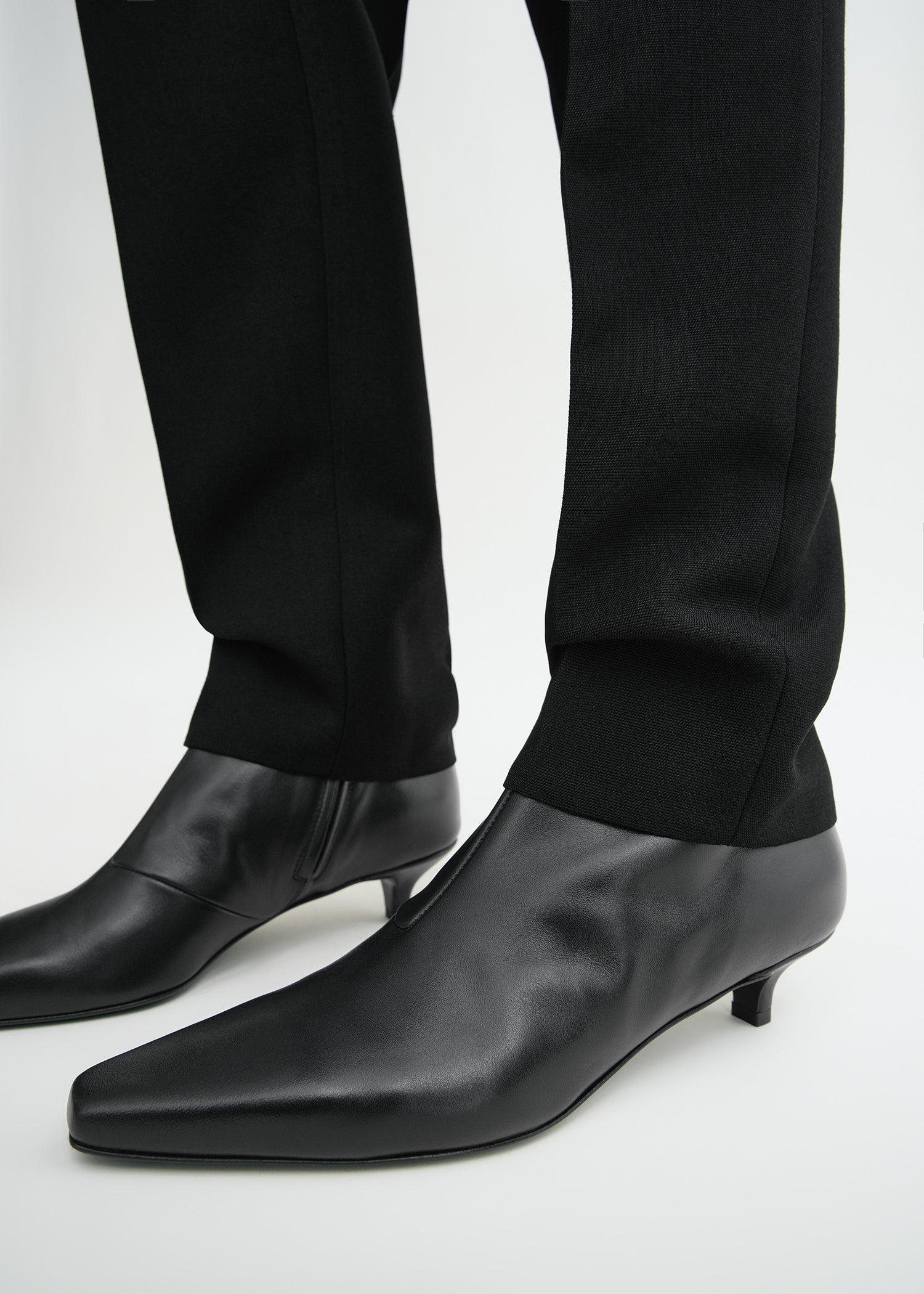 Slim leather ankle boots black TOTEME
