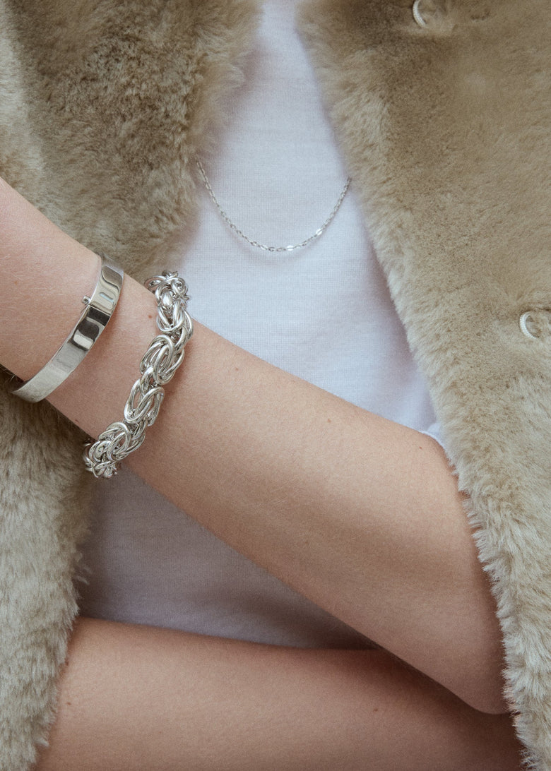 ###hover_image:jewelry,the-jewelry-collection,test-jewel-2,the-jewelry-collection-1