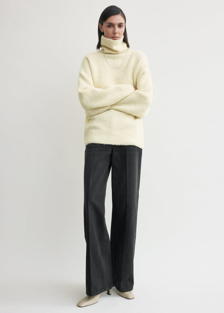 Bouclé turtleneck milk