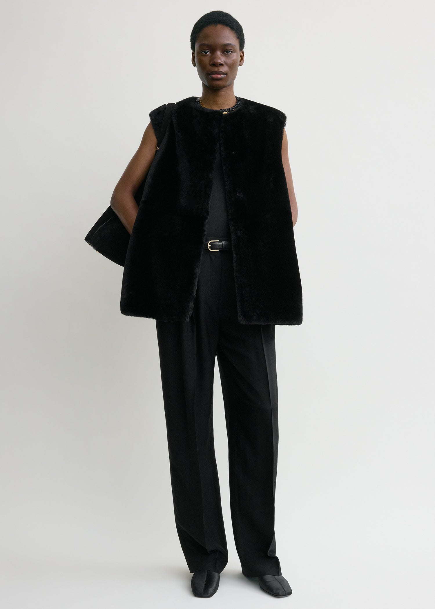 Plush shearling vest black