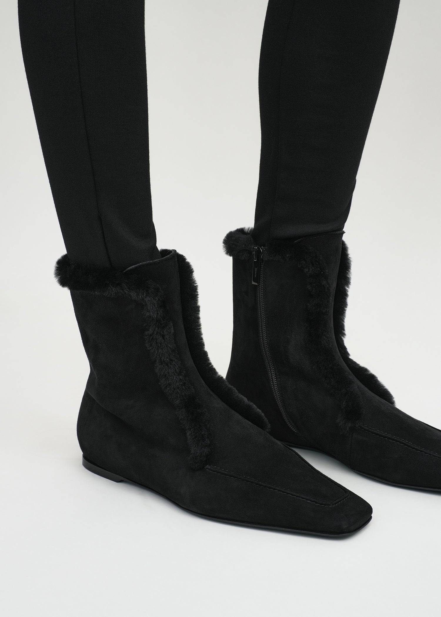 Zipped winter boots black
