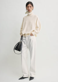 Oversized turtleneck ecru
