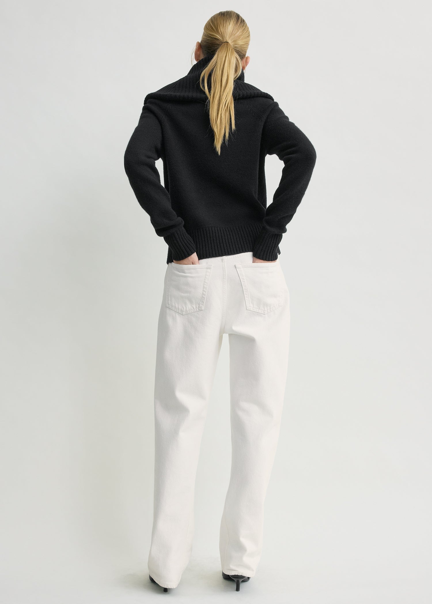 Funnel wool knit black