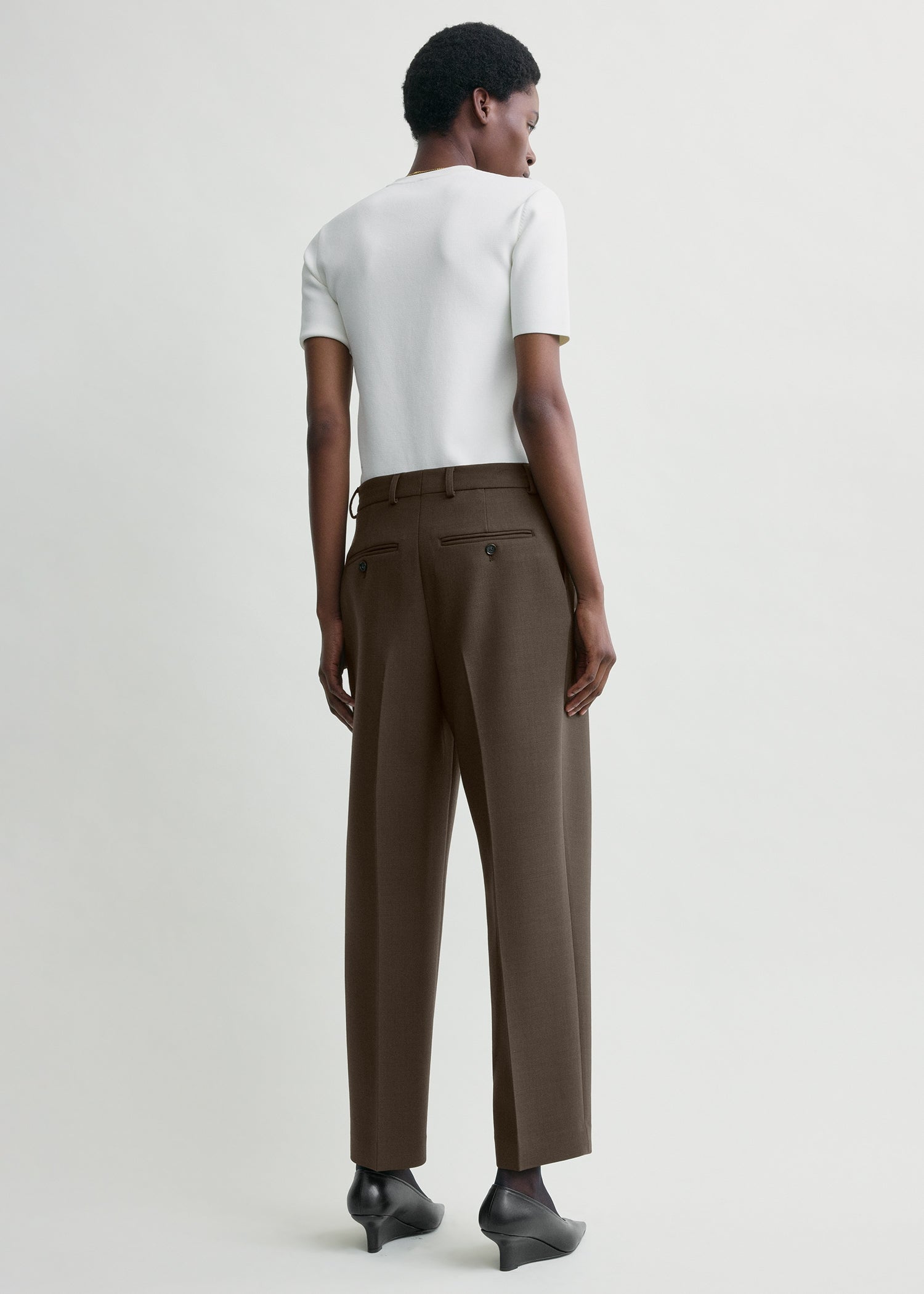 Pleated straight trousers bark