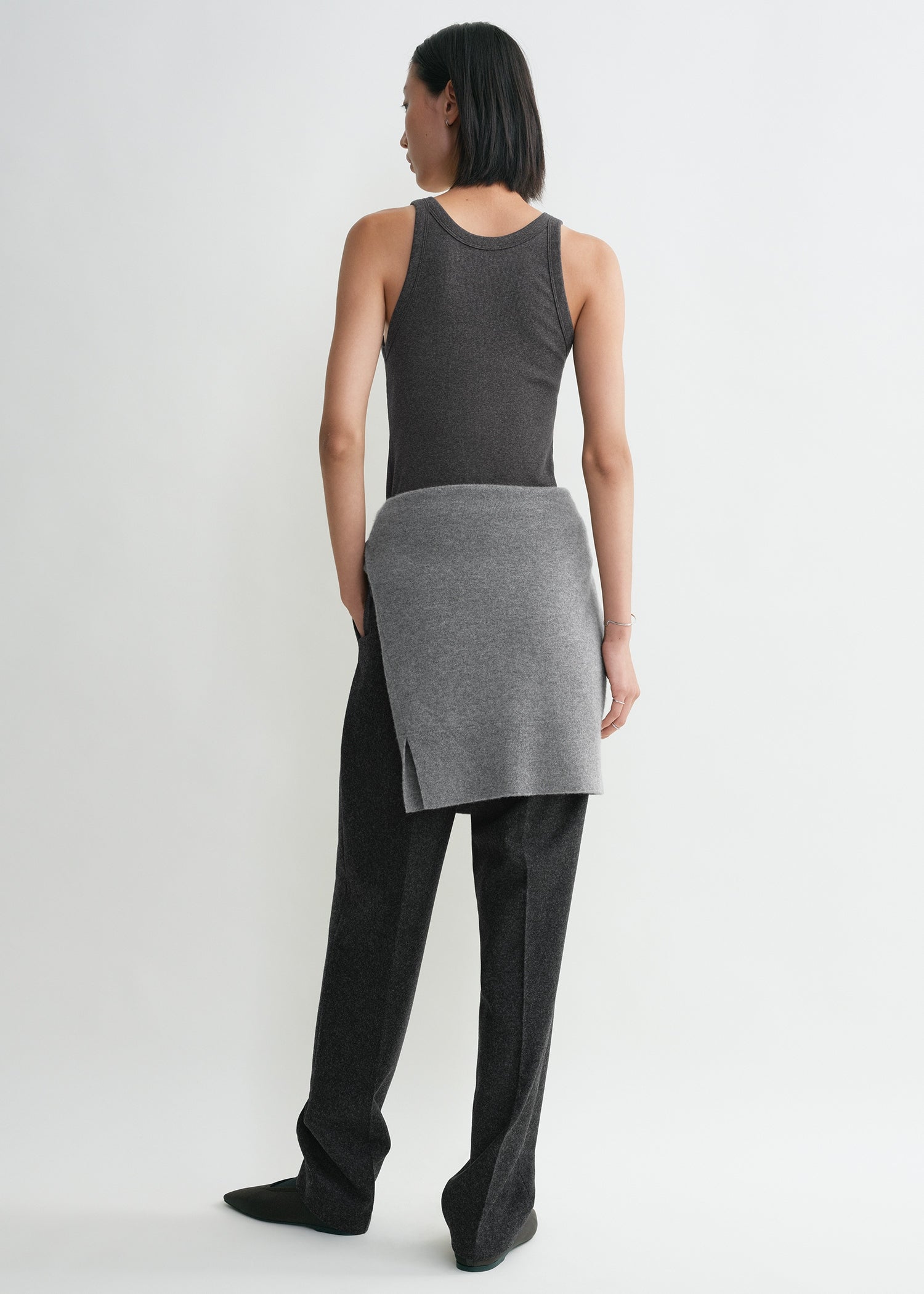 Curved rib tank charcoal melange