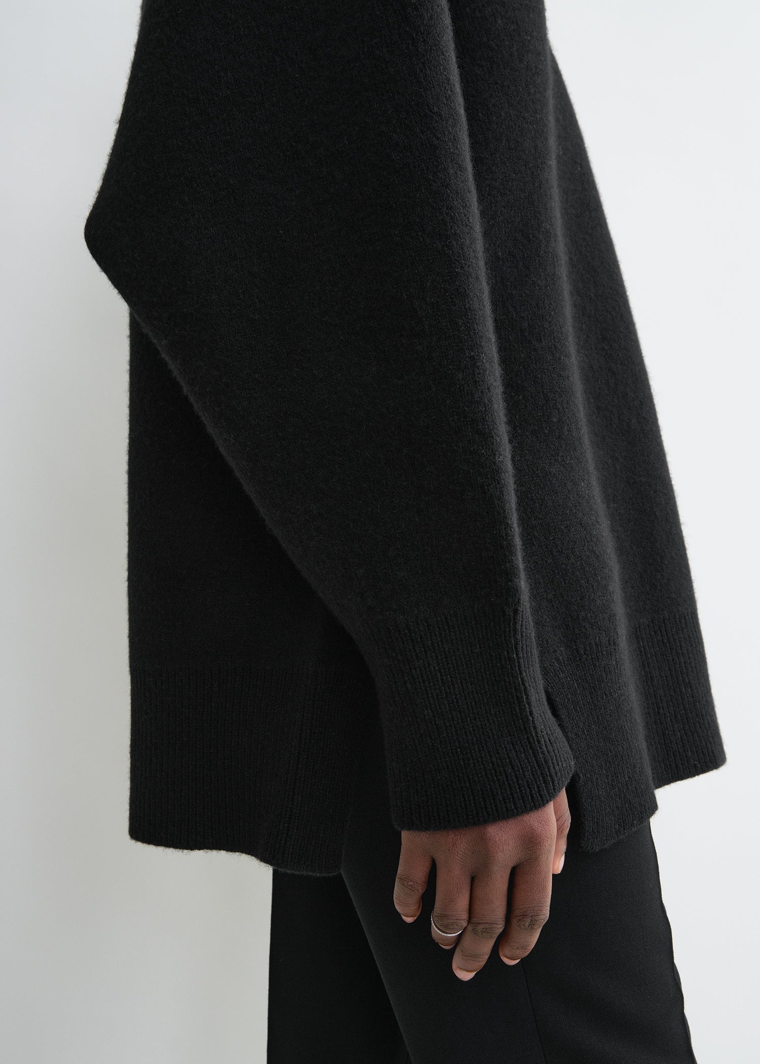 Double-knit pullover black