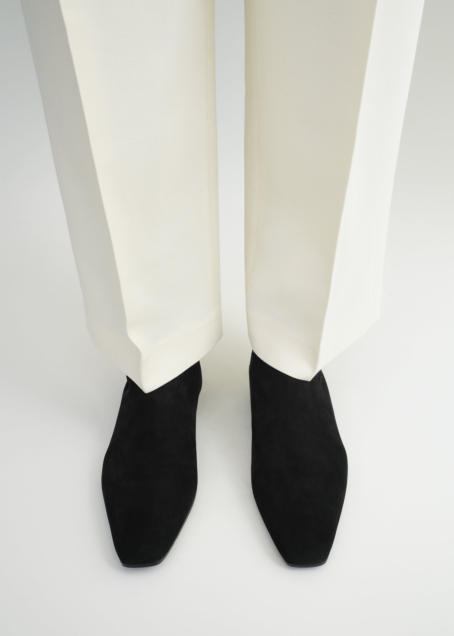Suede Chelsea boots black