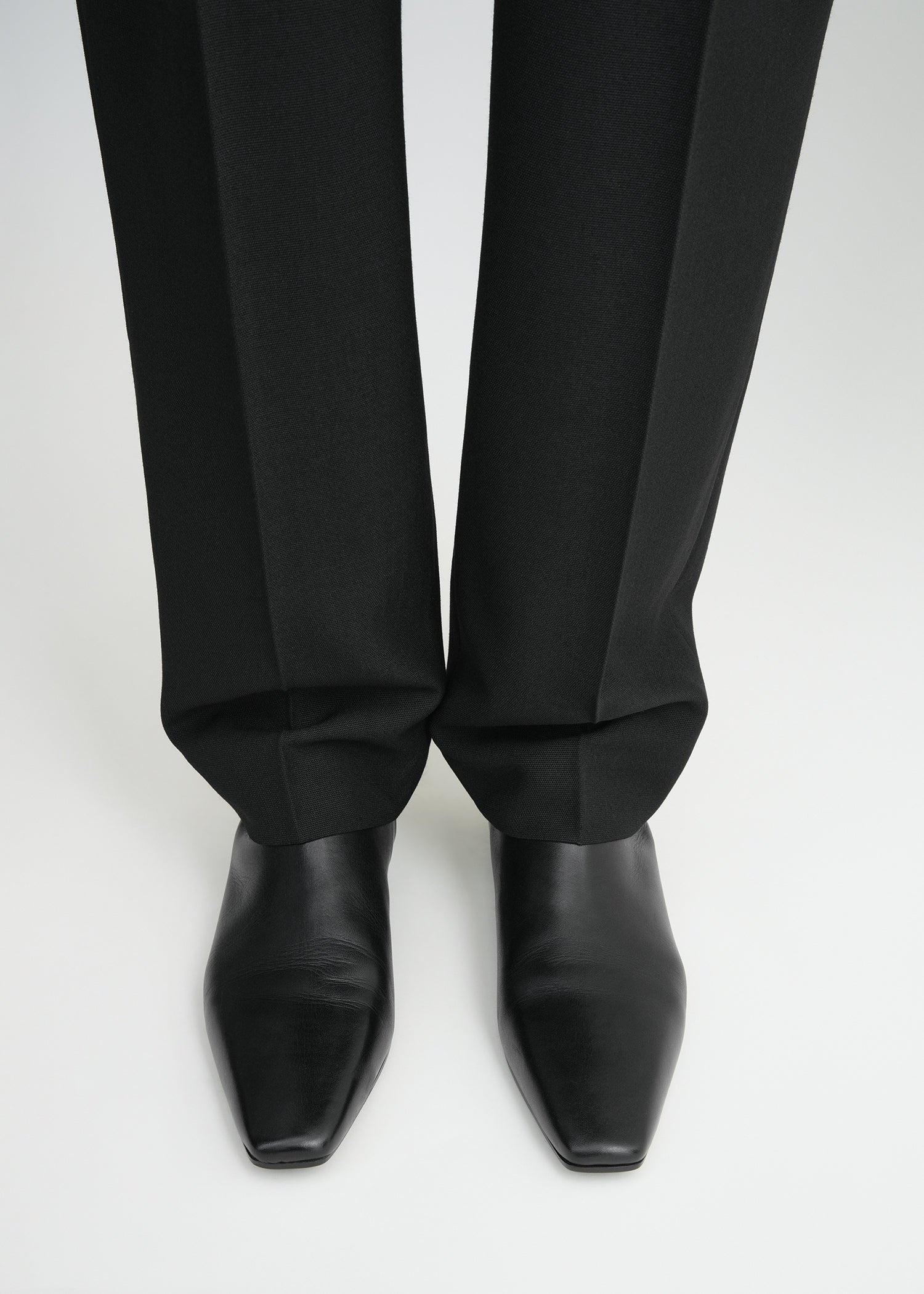 Leather Chelsea boots black