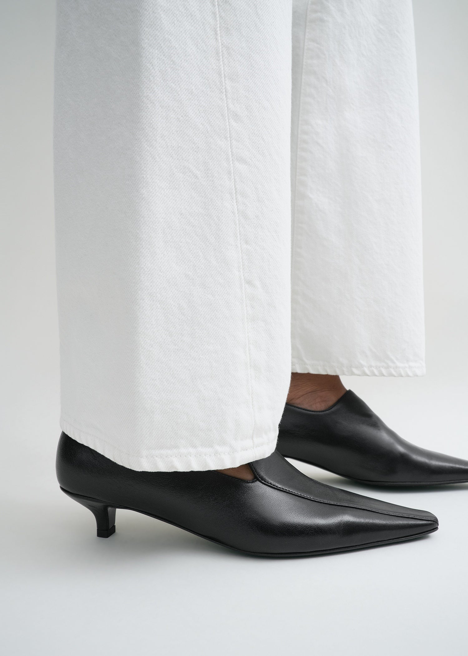 Leather kitten loafers black