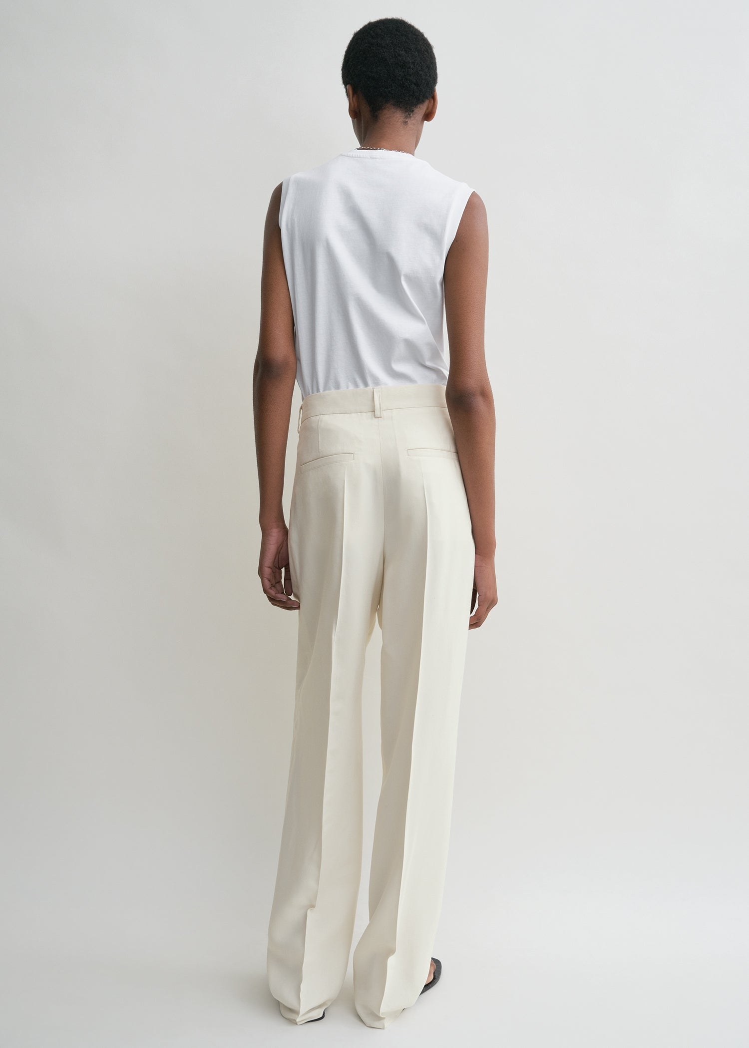 Relaxed sleeveless tee off white
