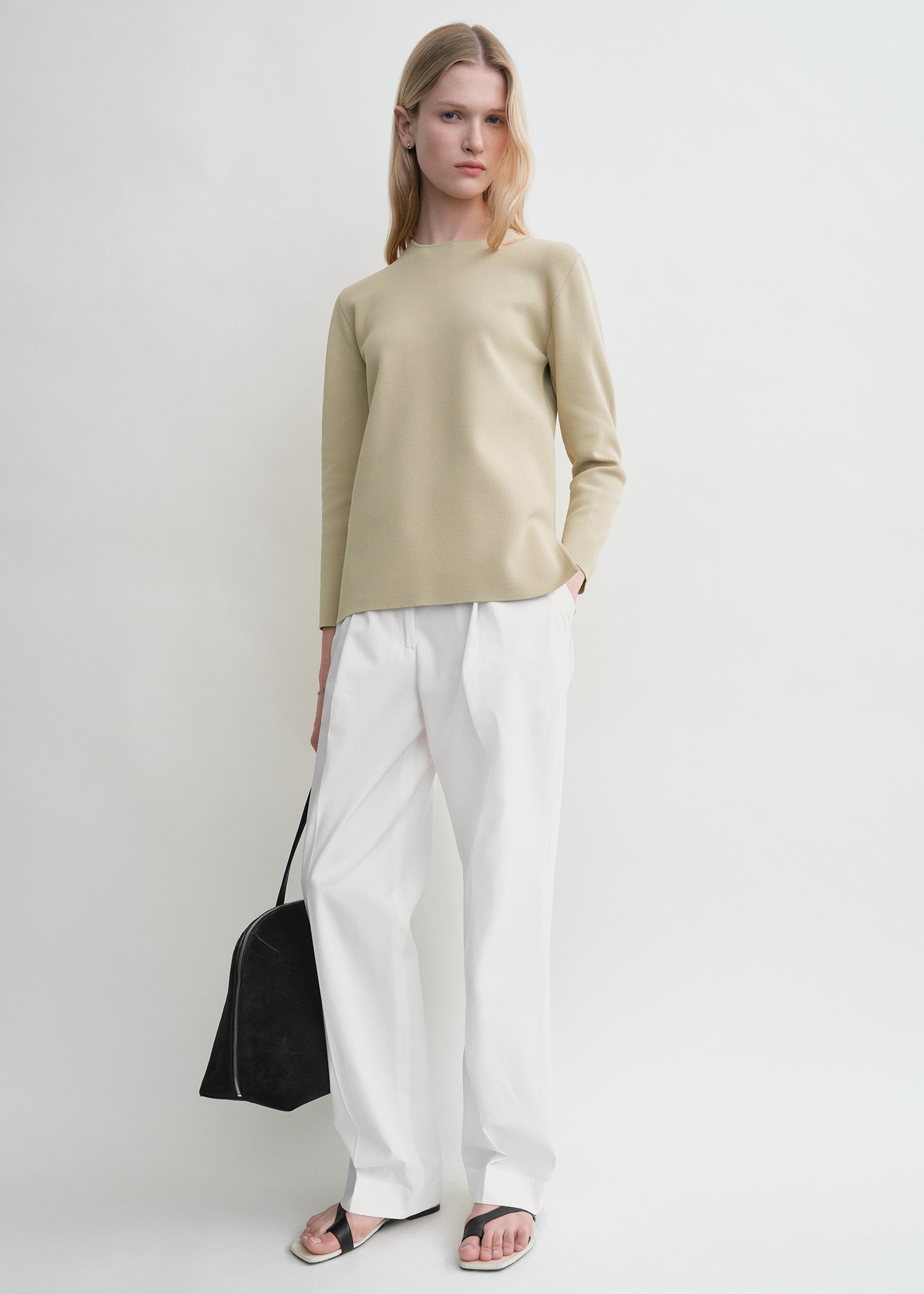 Compact knit desert