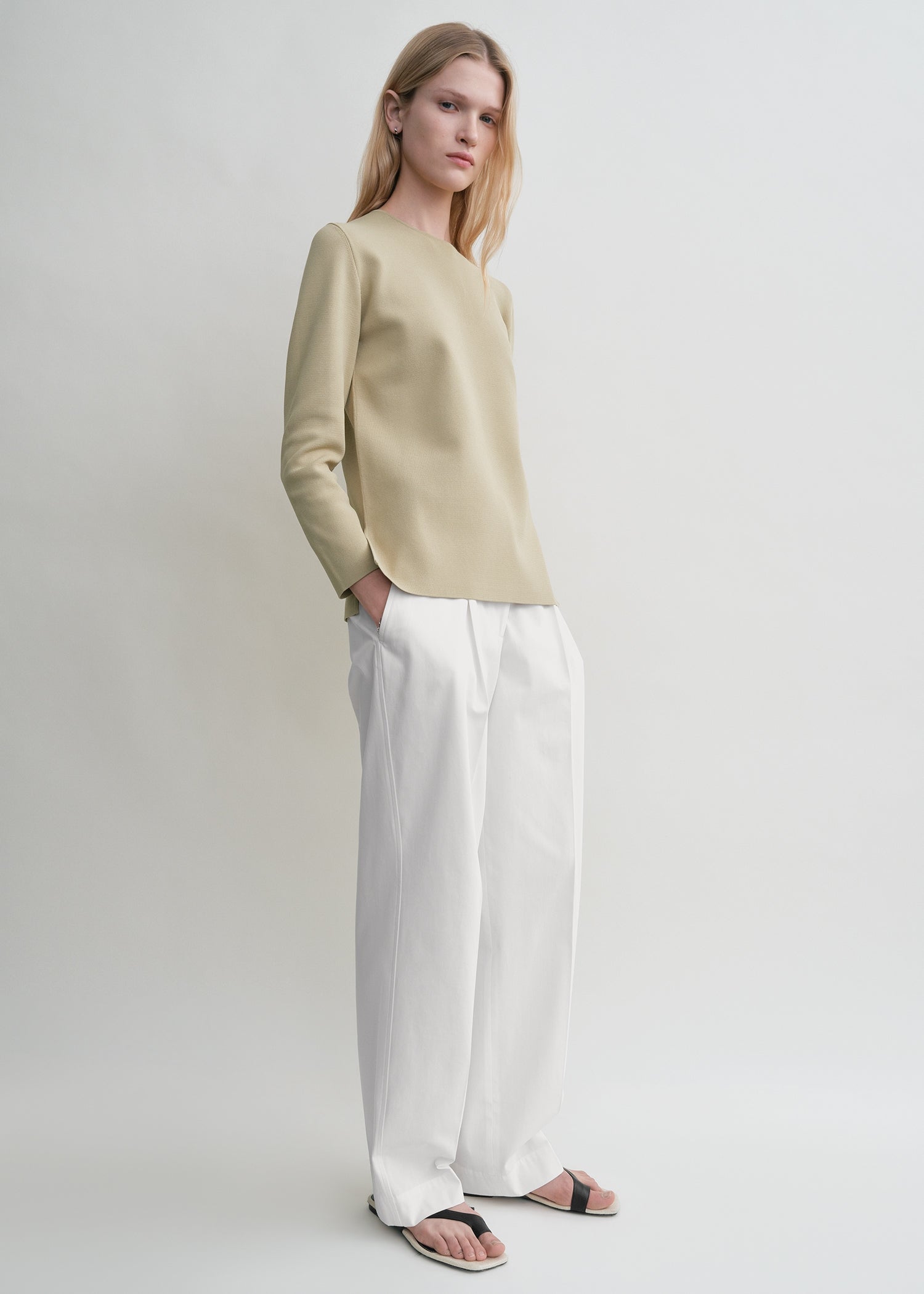 Compact knit desert