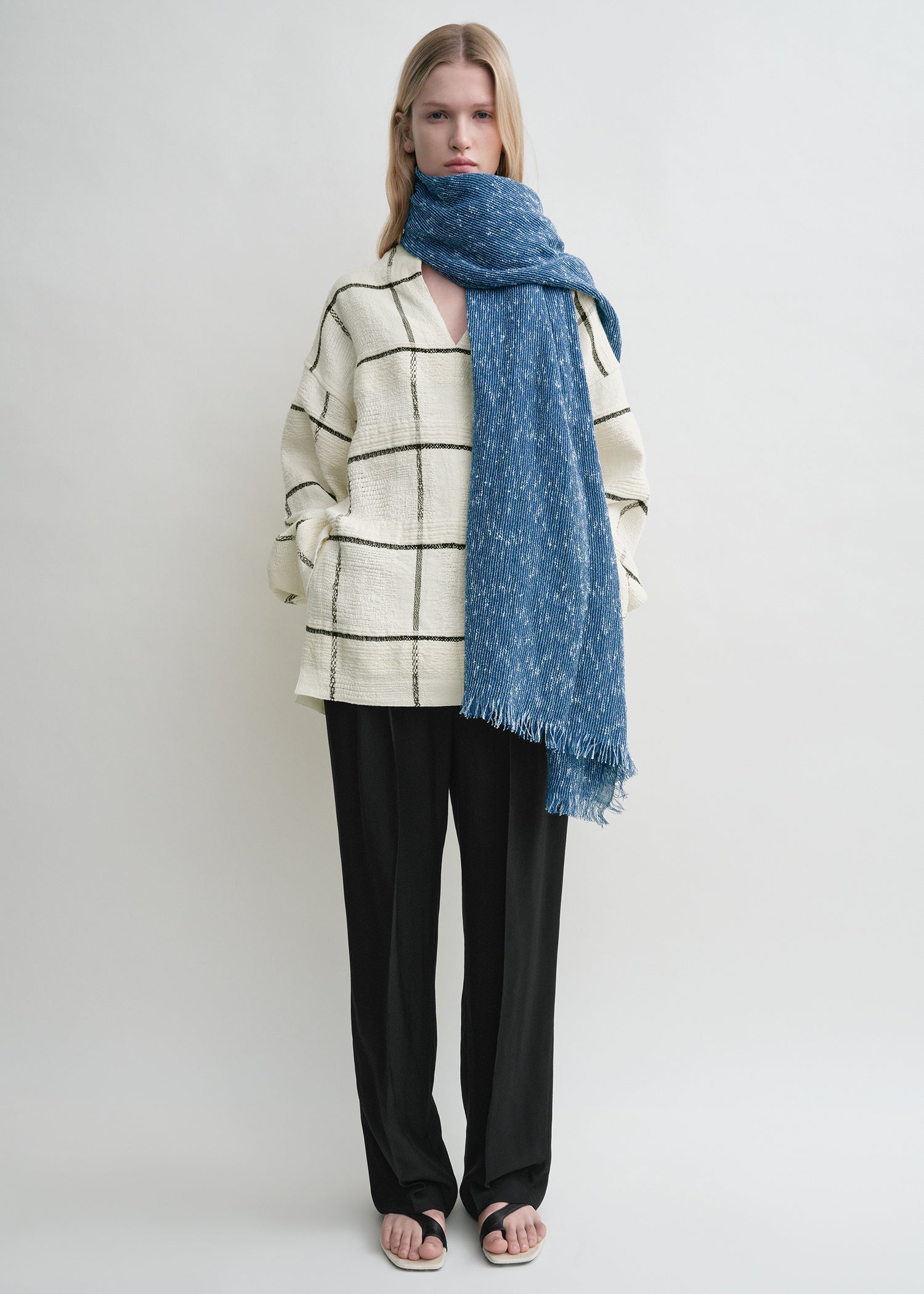 Bouclé sarong azure/white