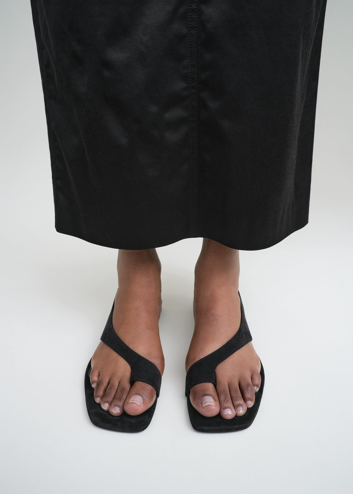 Suede thong sandals black