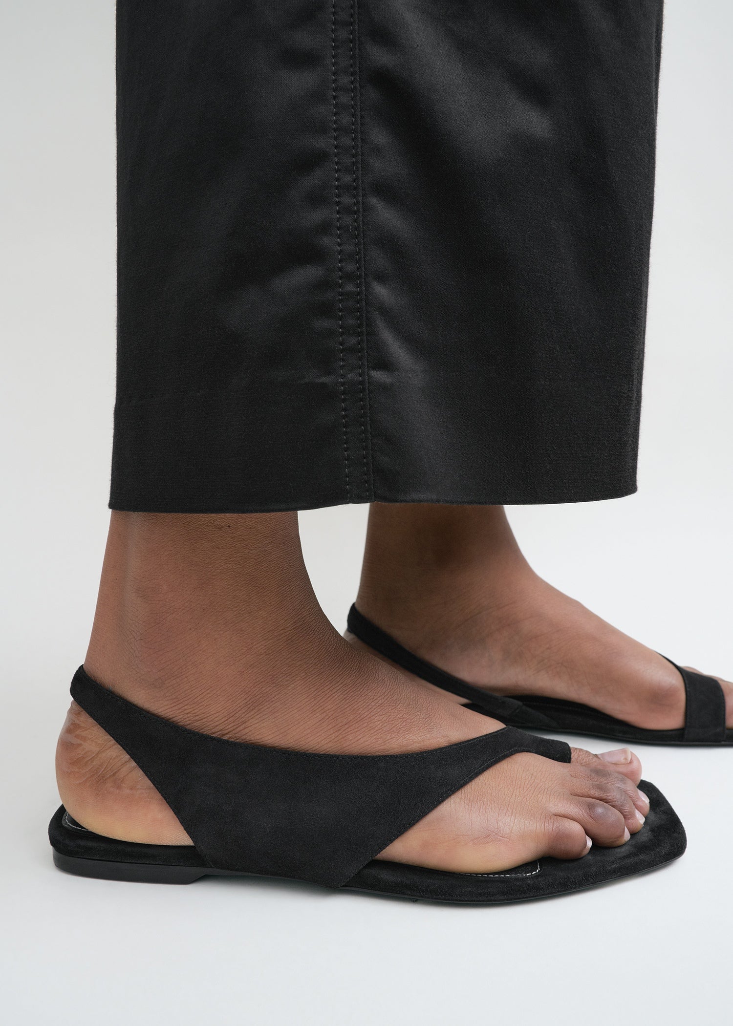 Suede thong sandals black
