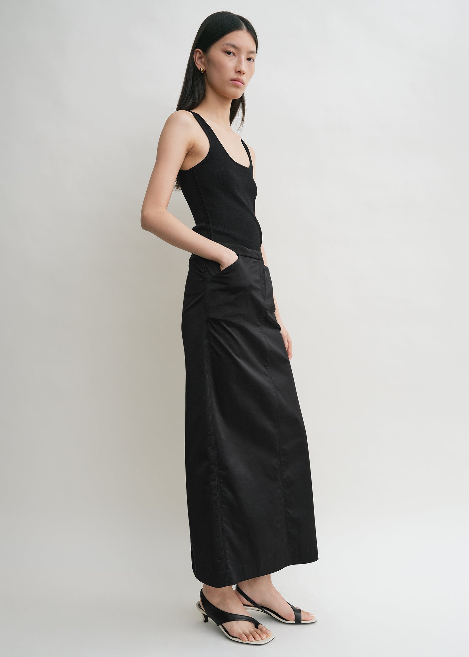 Straight skirt black