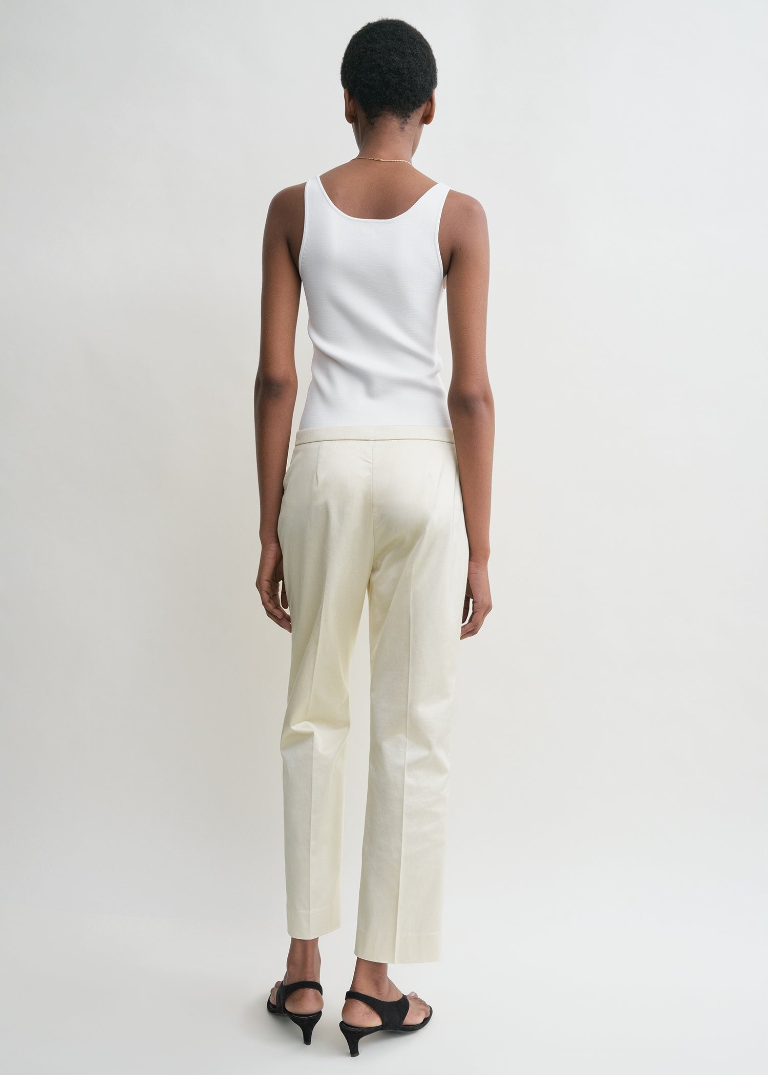Cropped straight trousers ecru