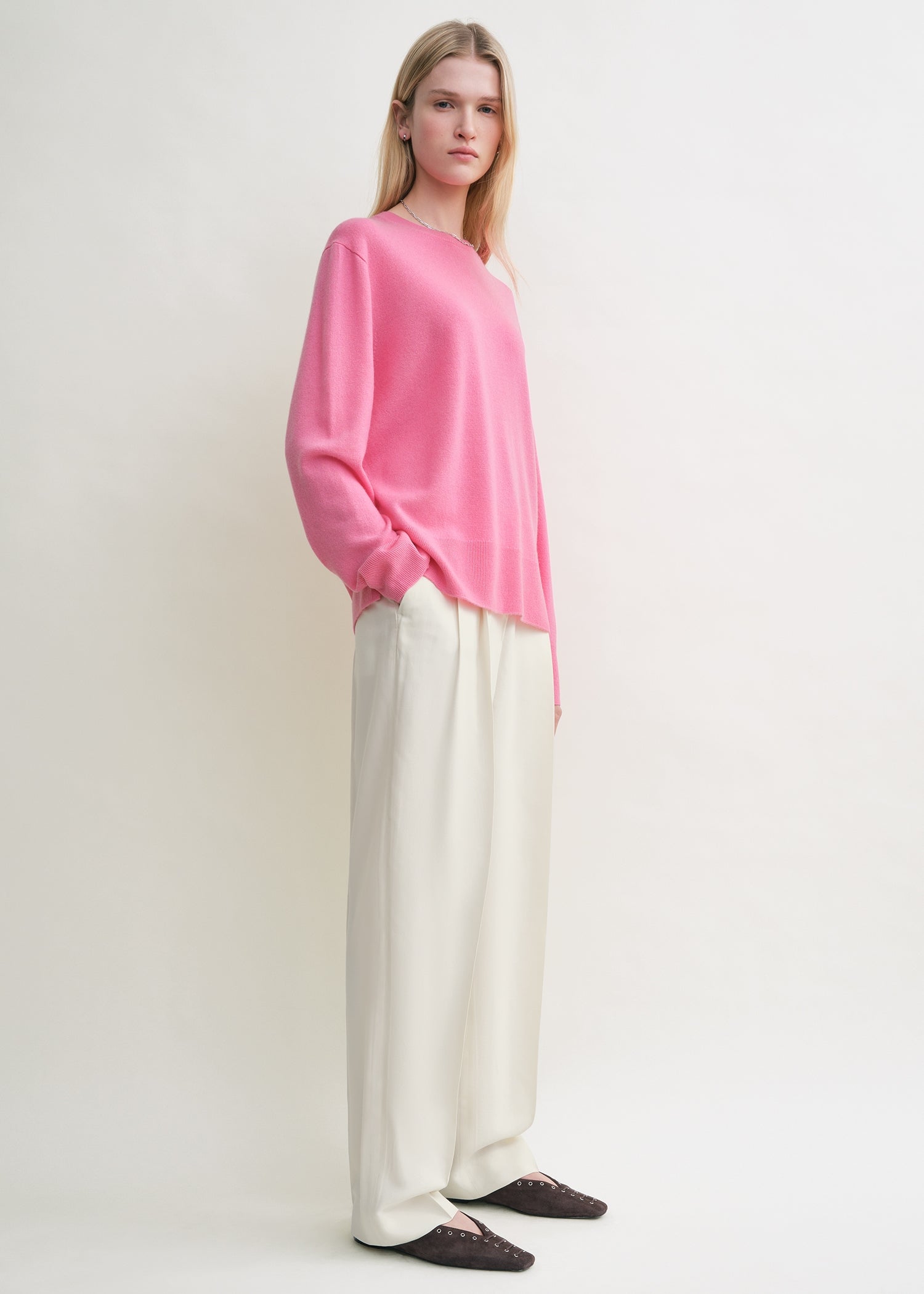 Crew-neck cashmere knit hot pink