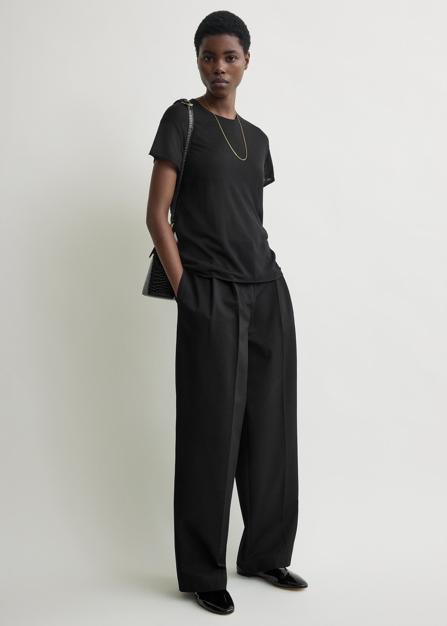 Relaxed chino trousers black