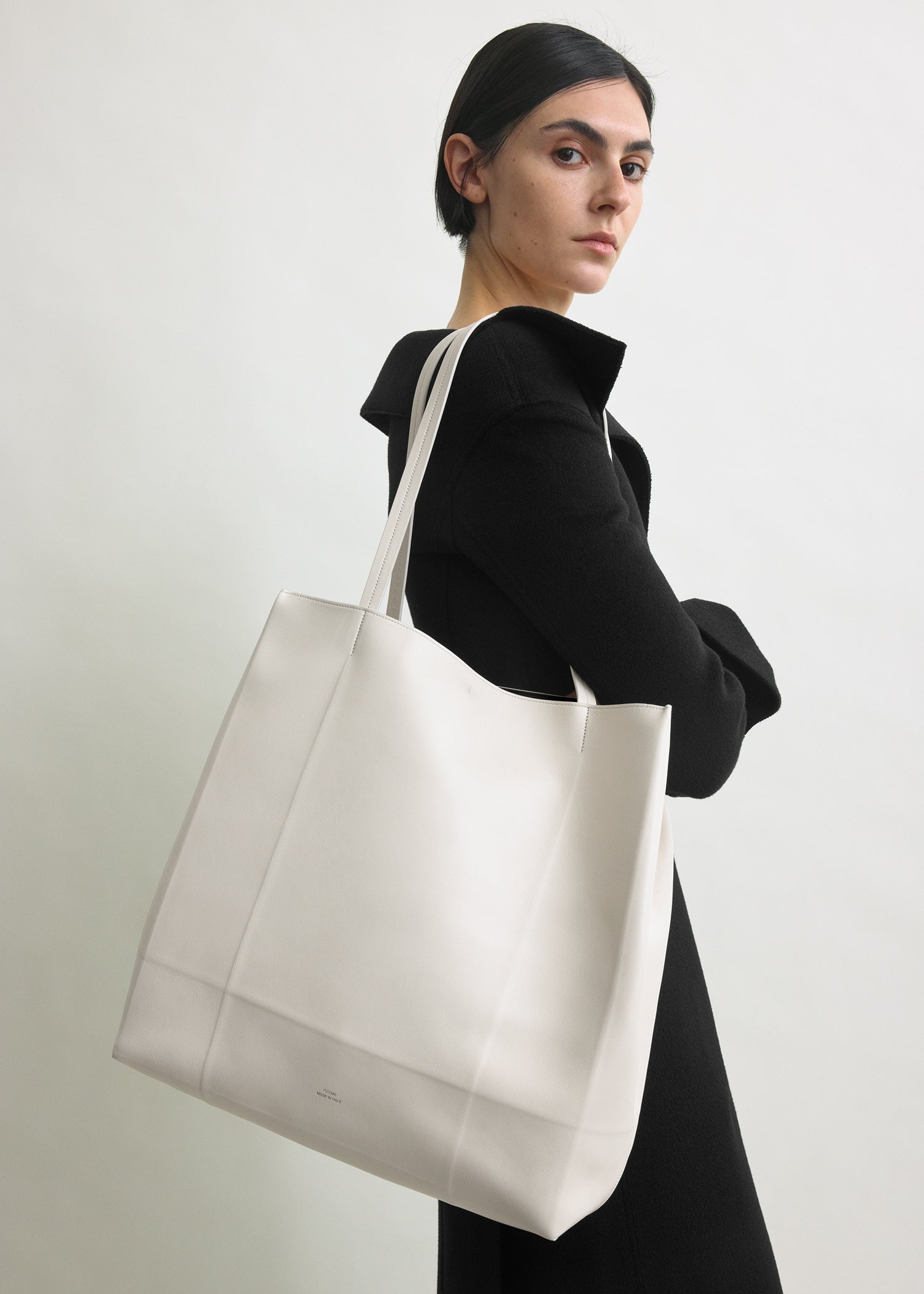 Roam leather tote stone - Preorder