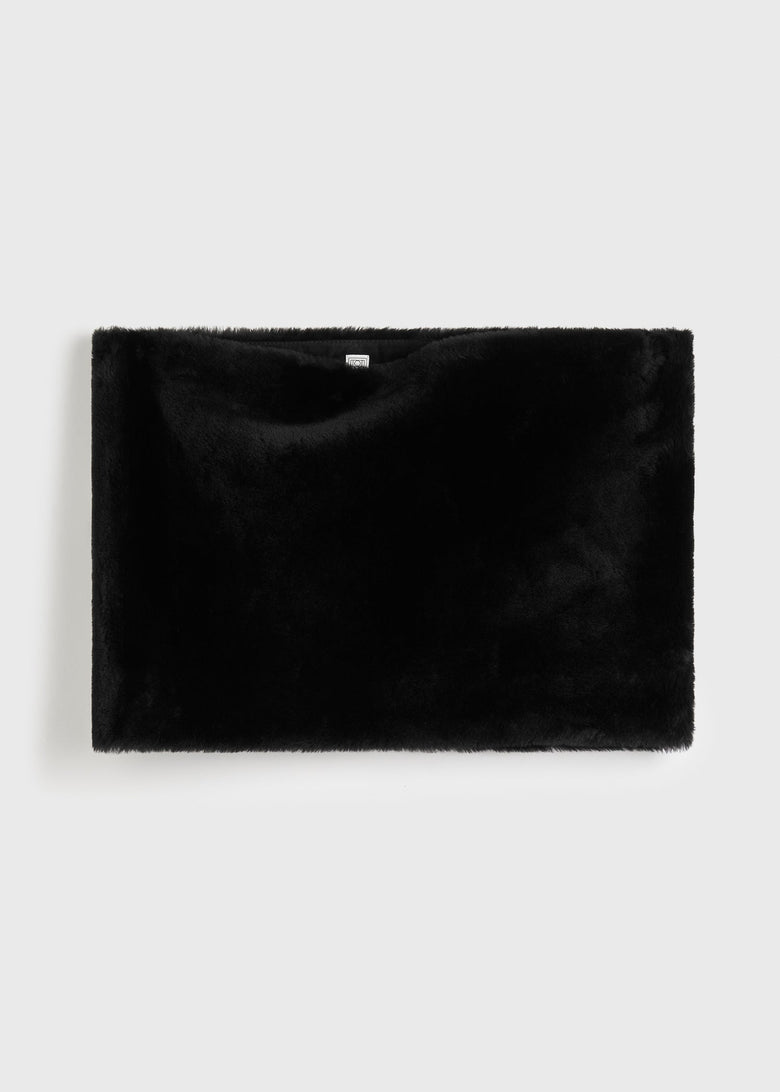 Plush shearling muff black