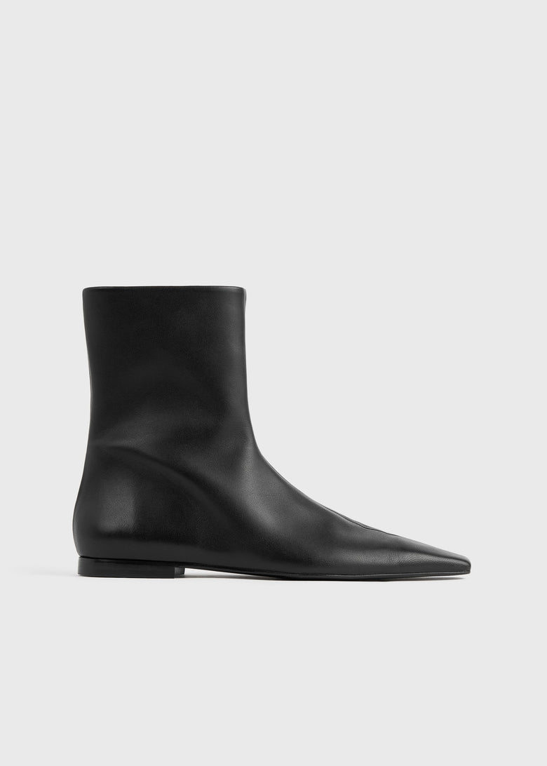 Zipped leather chelsea boots black