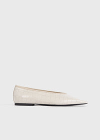 Minimalist croco-embossed ballerinas oyster