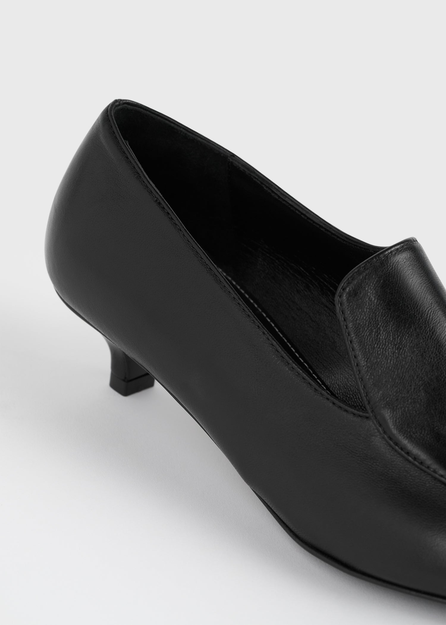 Leather kitten loafers black