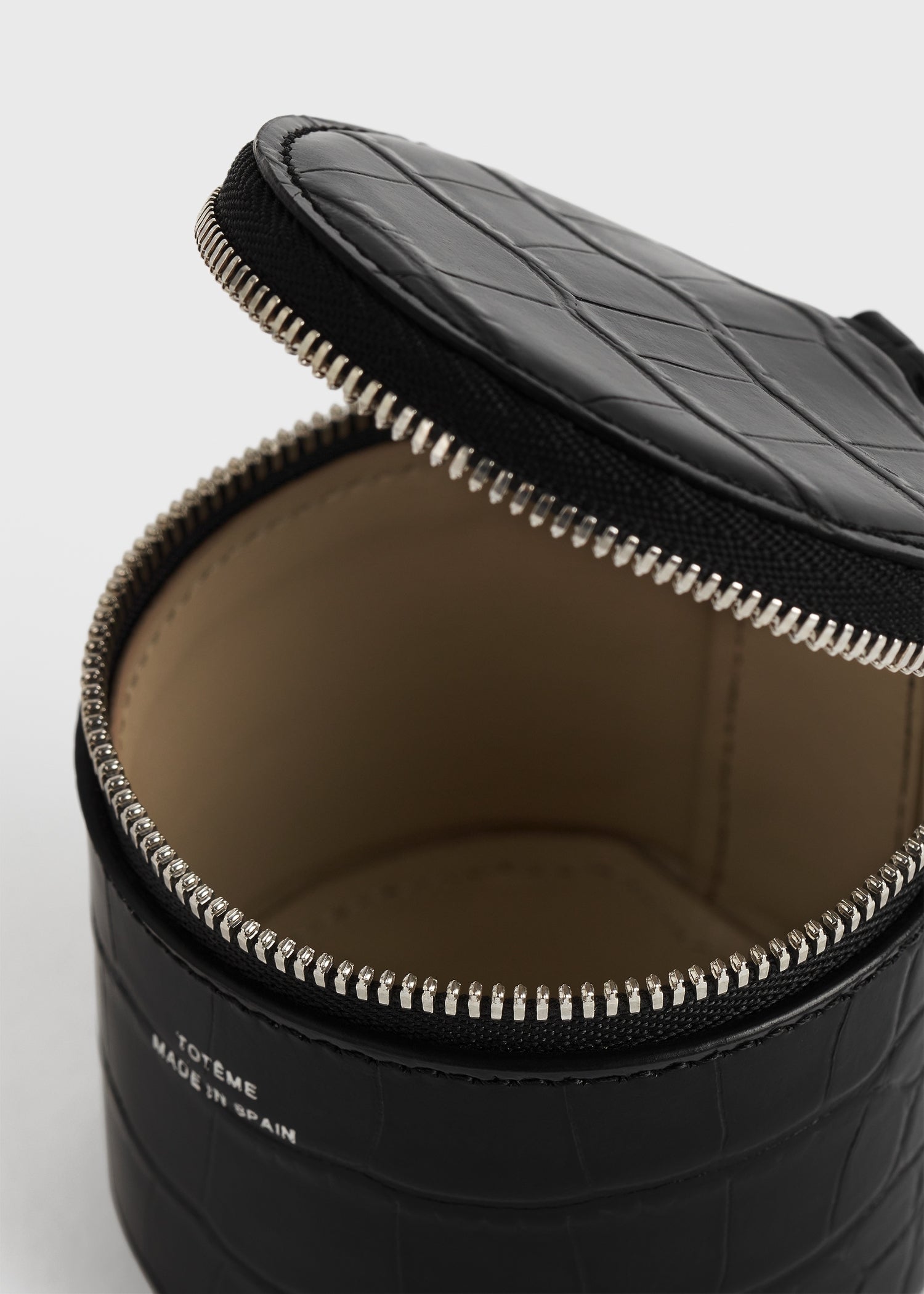 Croco-embossed jewelry box black