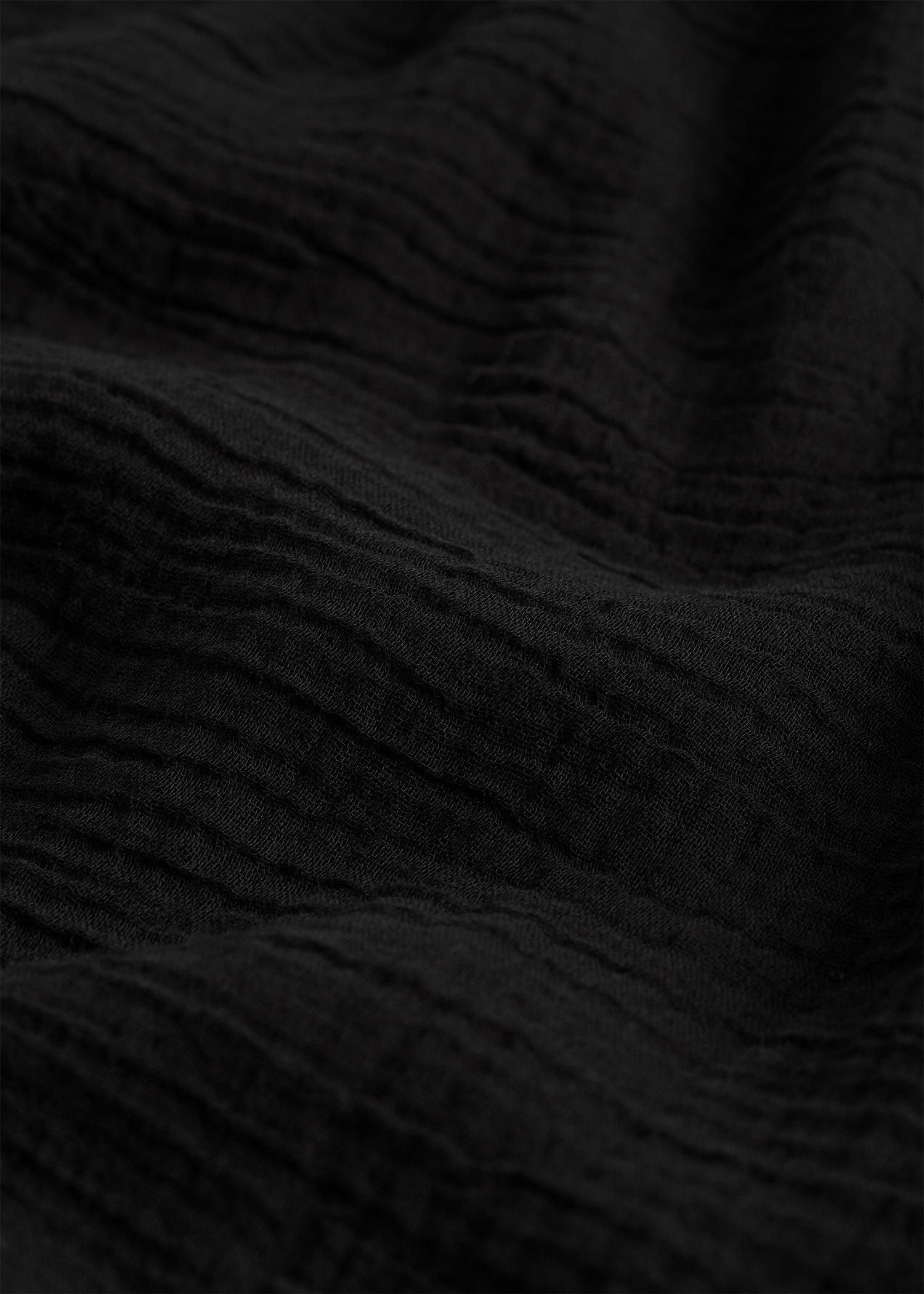 Crinkled scarf black