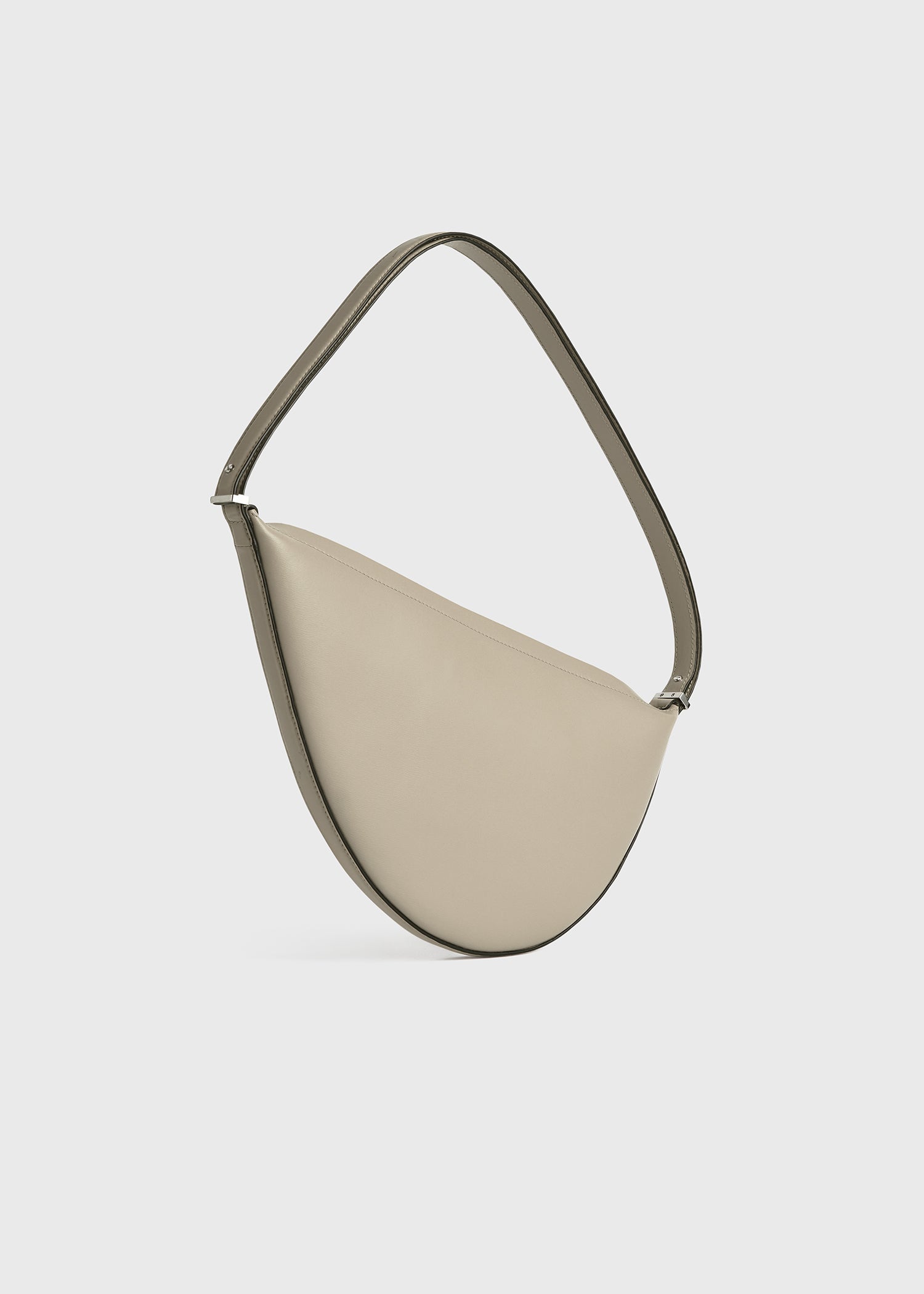 Leather scooped sling fawn
