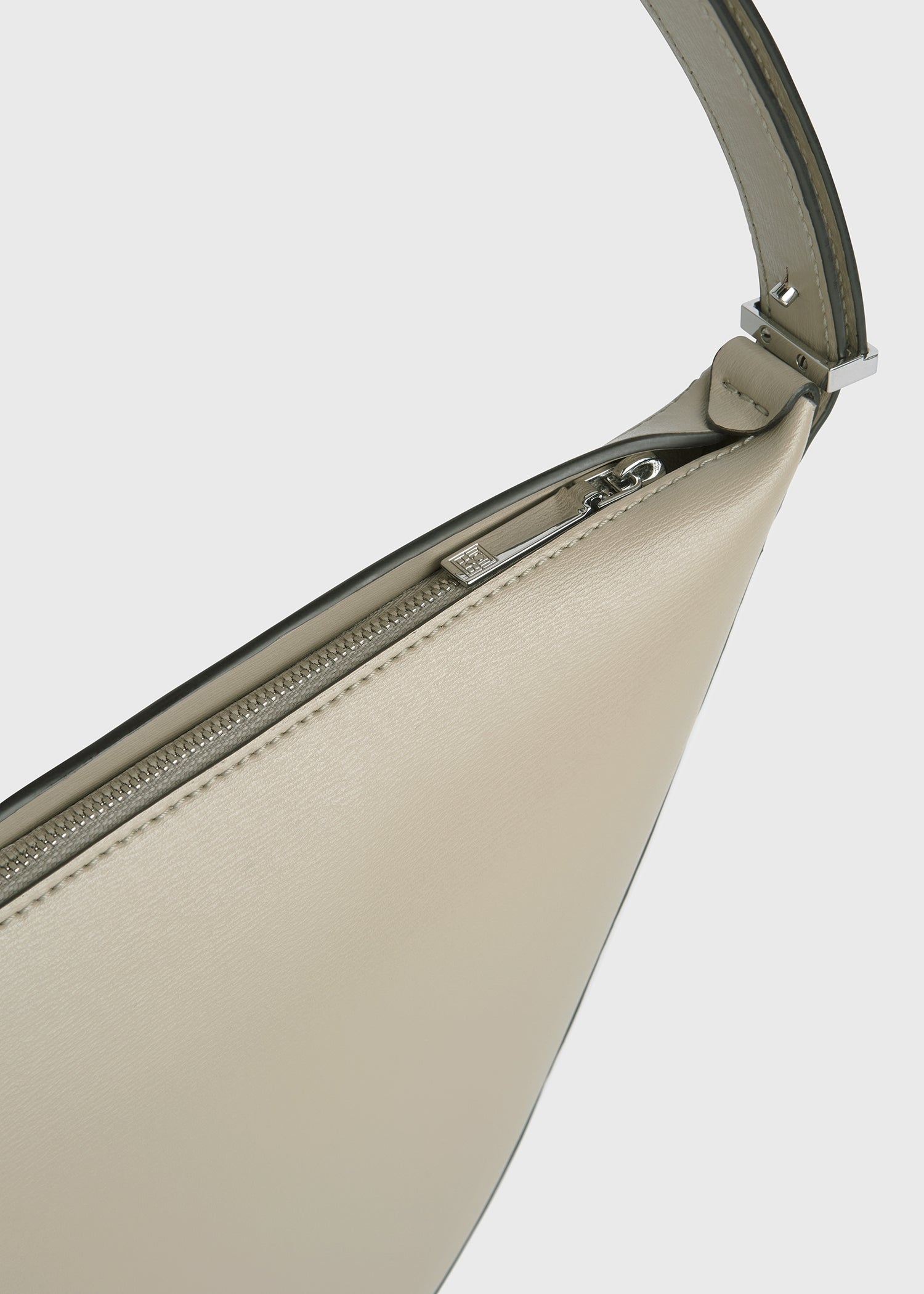 Leather scooped sling fawn