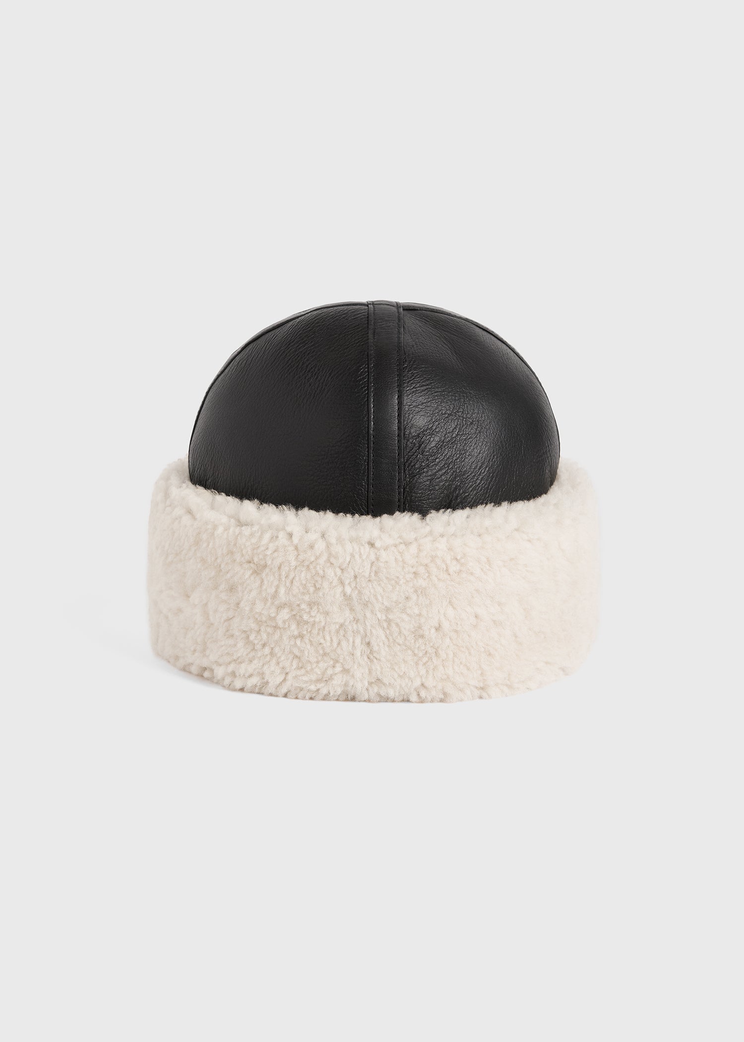 ###main_image:fall-accessories,coming-soon-edit,look-4,new-in,hats,soft-accessories,shearling-edit,beanies-hats,shearling-edit || flat_image