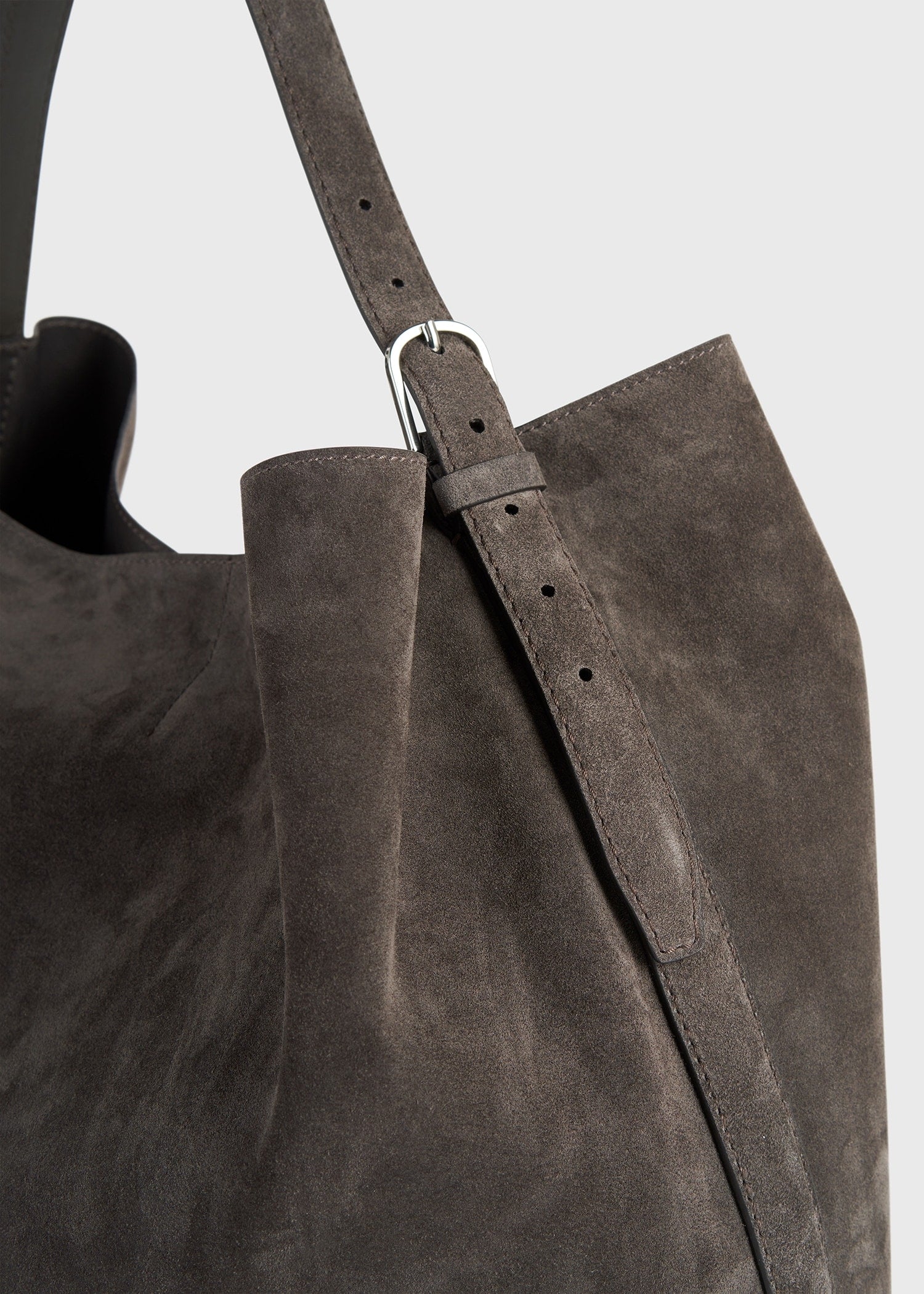 Belted suede tote granite TOTEME