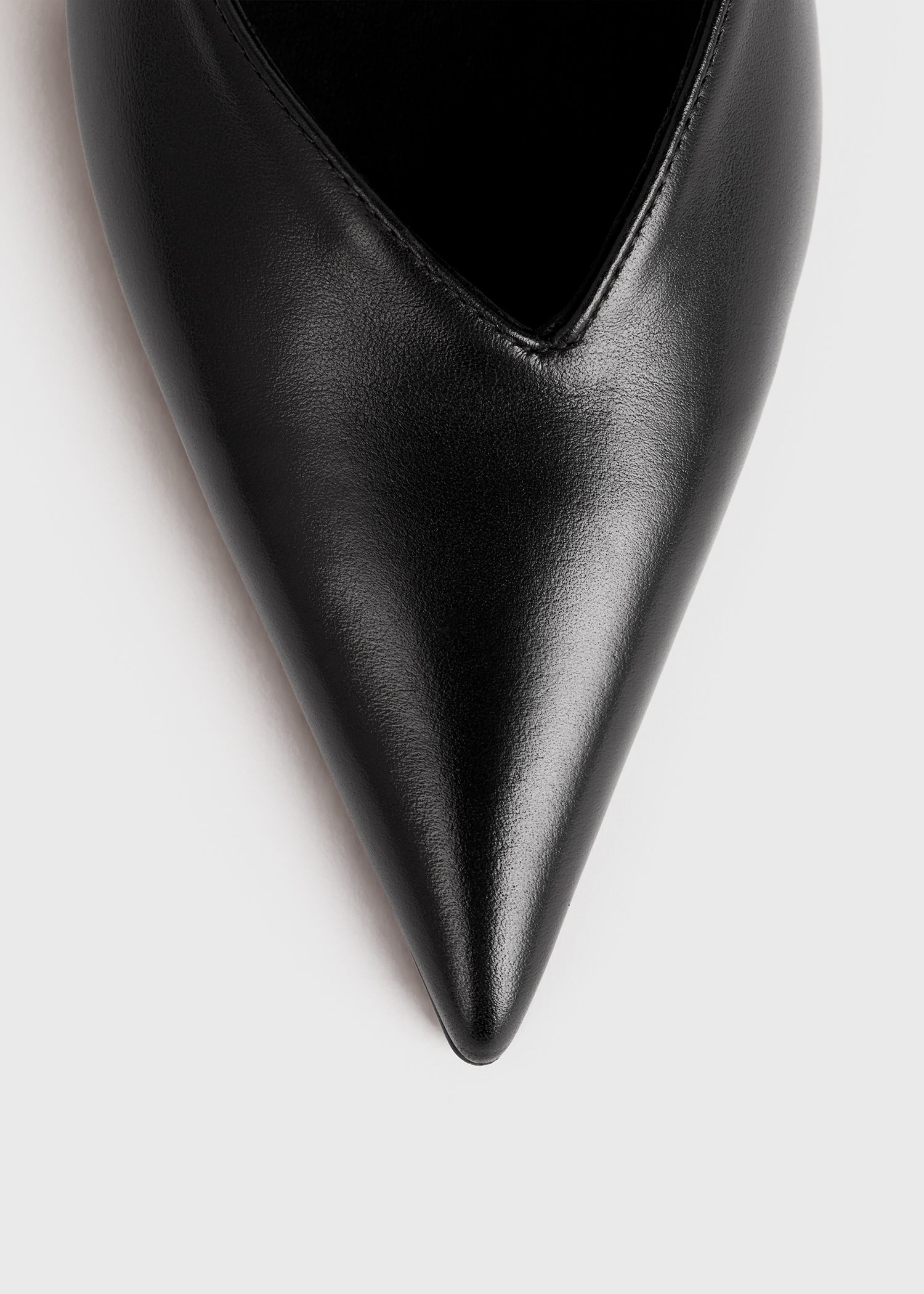 Leather asymmetric ballerinas black