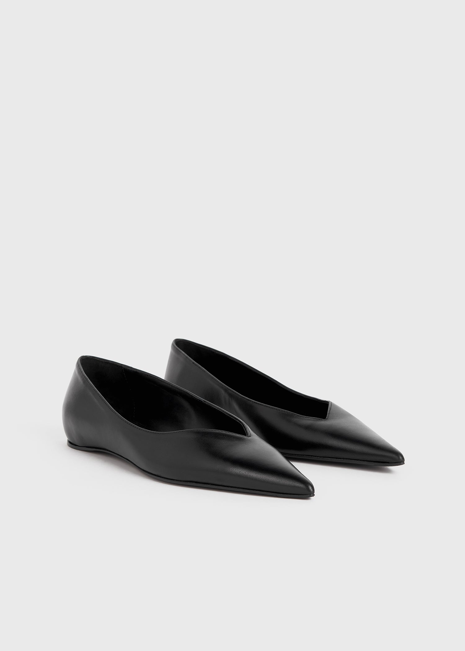 Leather asymmetric ballerinas black