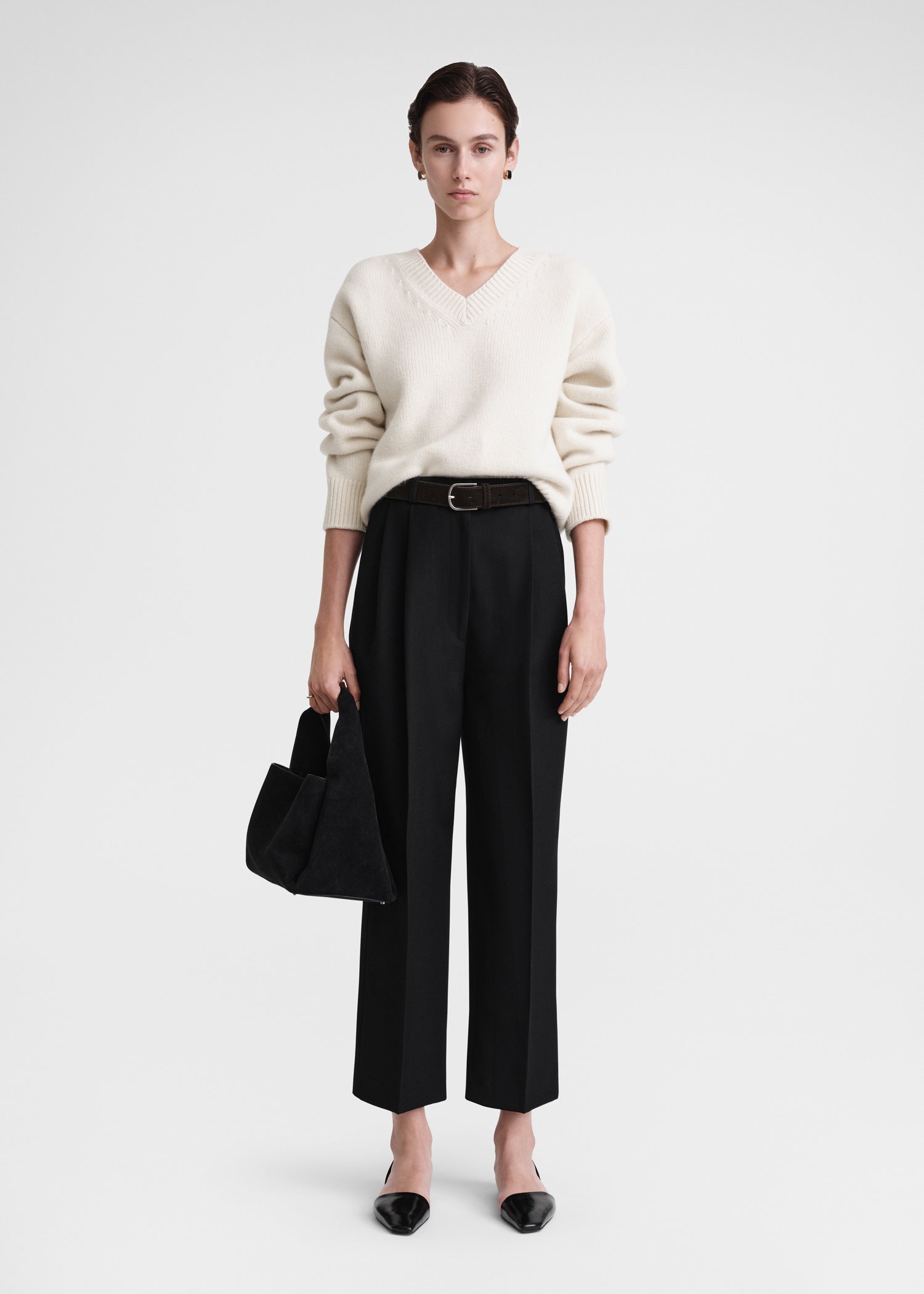 Double pleated cropped trousers black