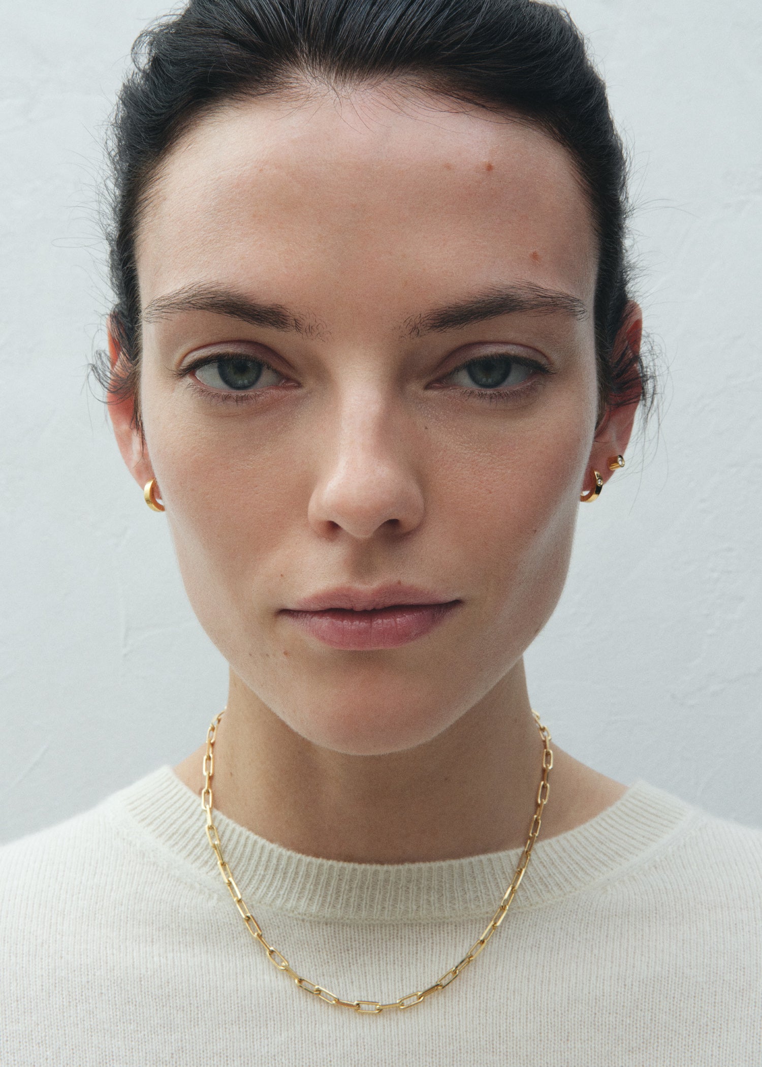 Bezel diamond hoops 18kt gold