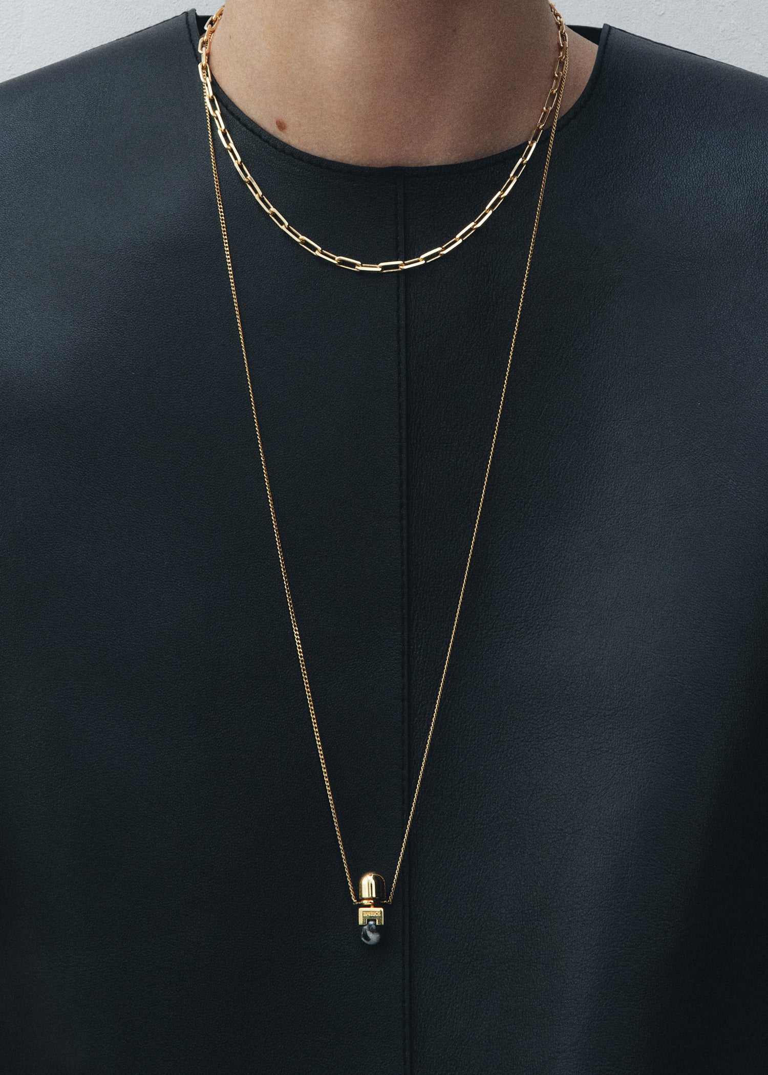 ###hover_image:jewelry,the-jewelry-collection