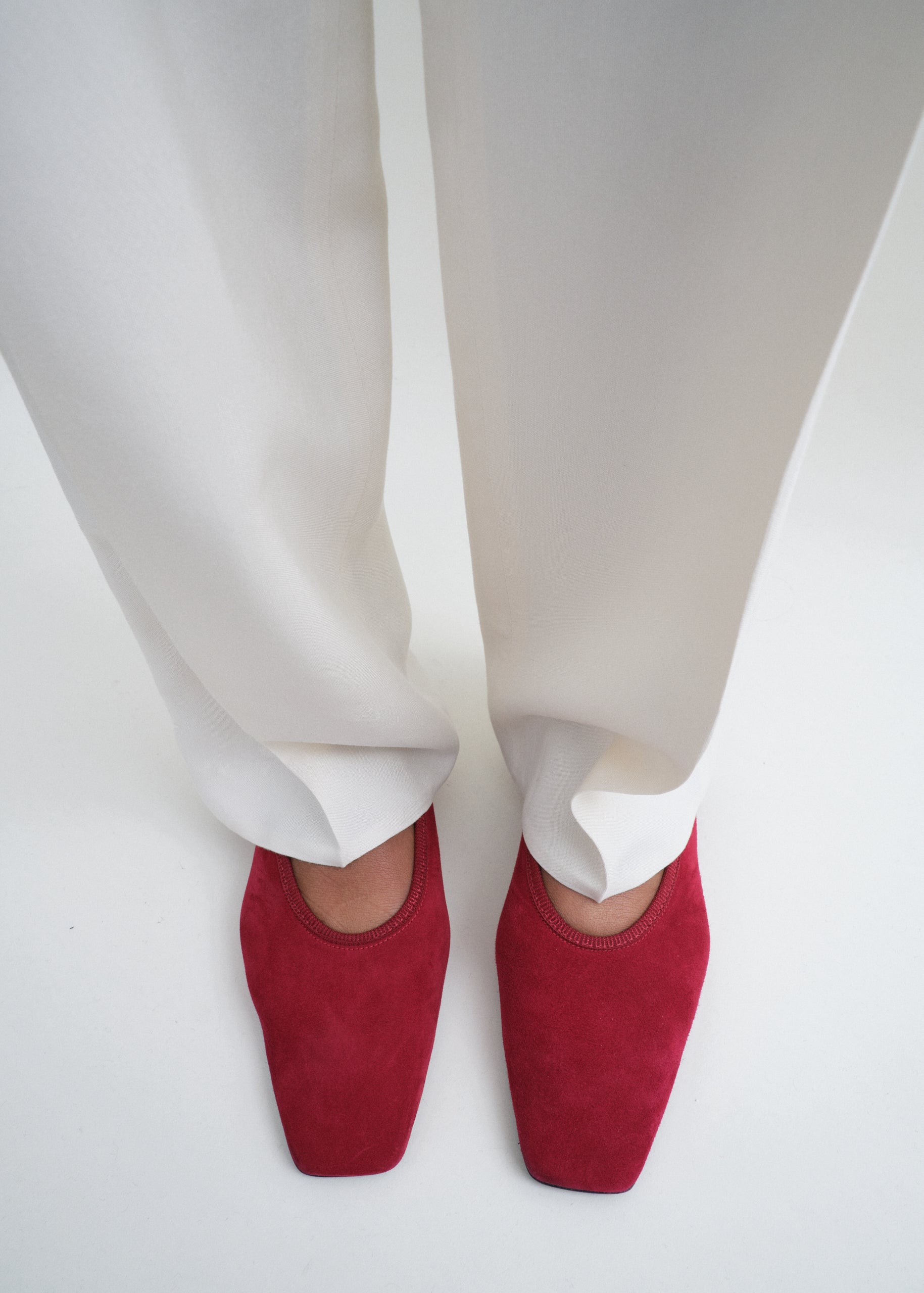Minimalist suede ballerinas scarlet