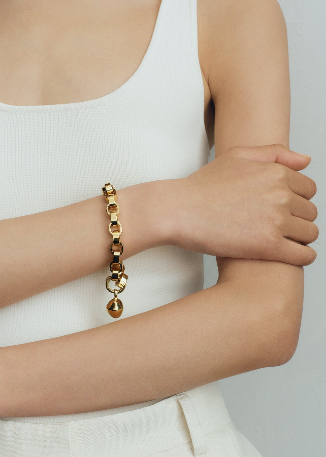 Pebble bracelet gold